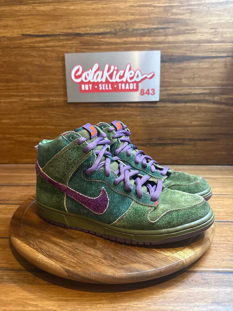 Nike SB Dunk High Skunk 420