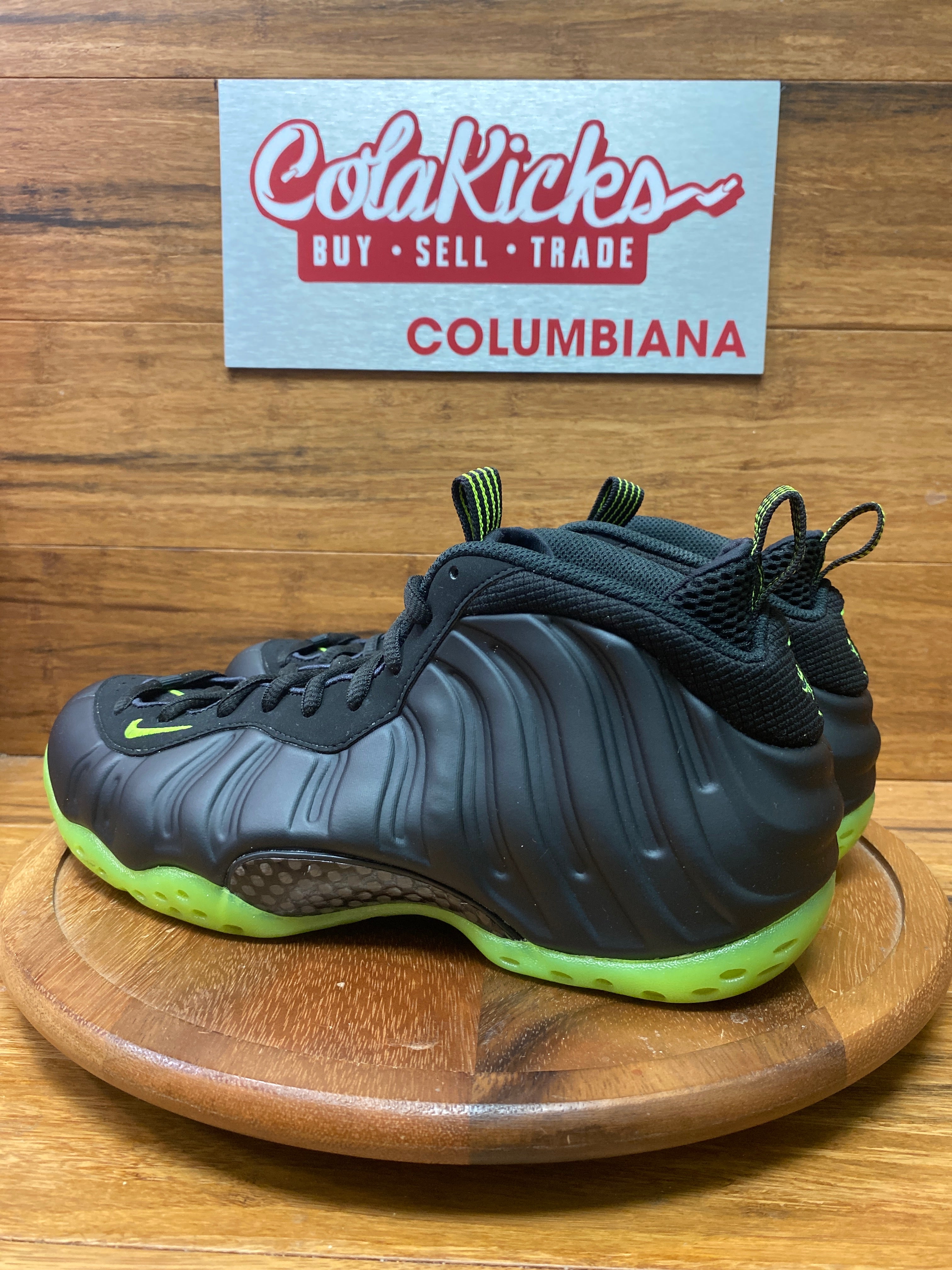 Nike Air Foamposite One Black Volt