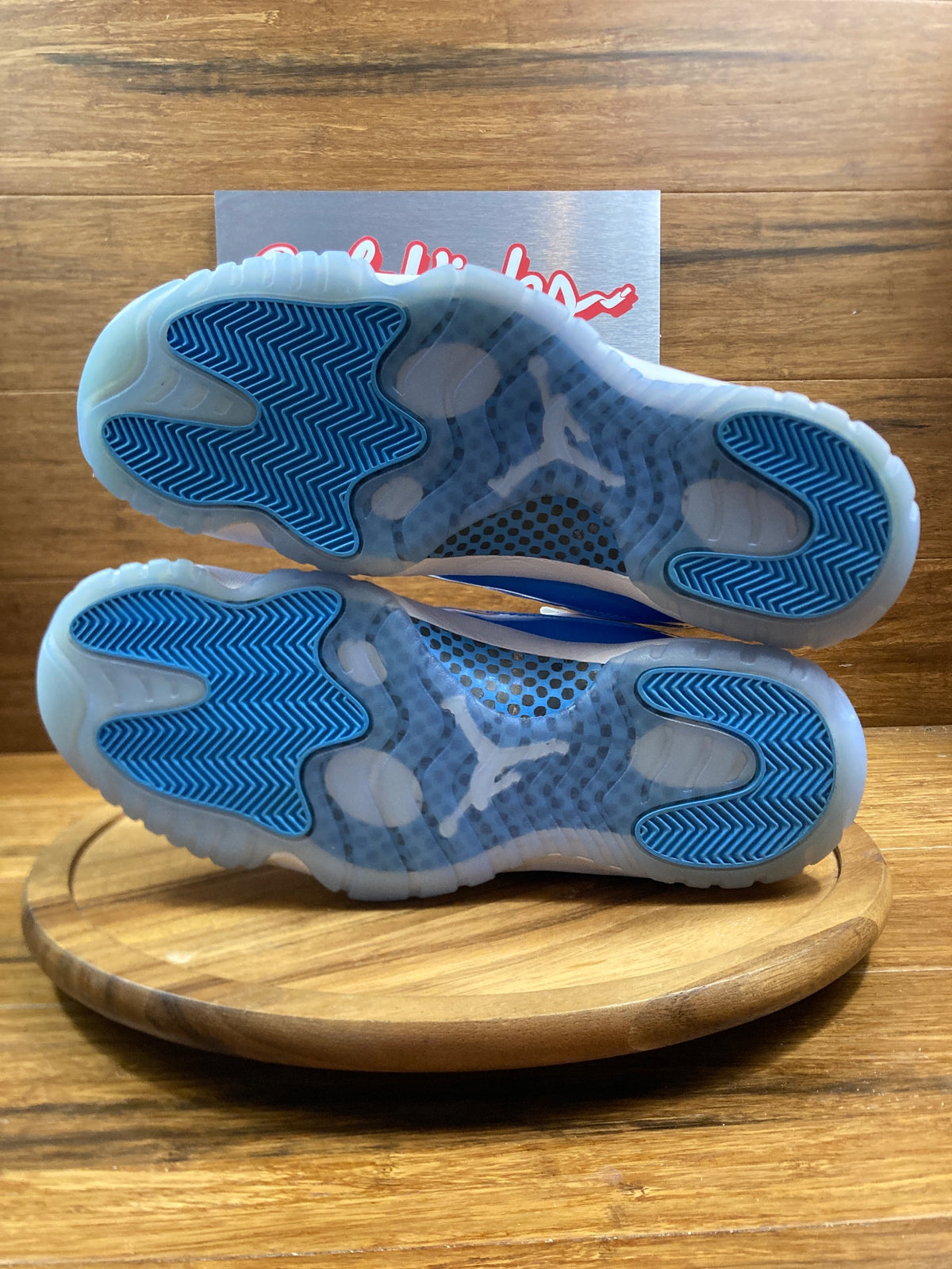 Jordan 11 Retro Low University Blue (2026)