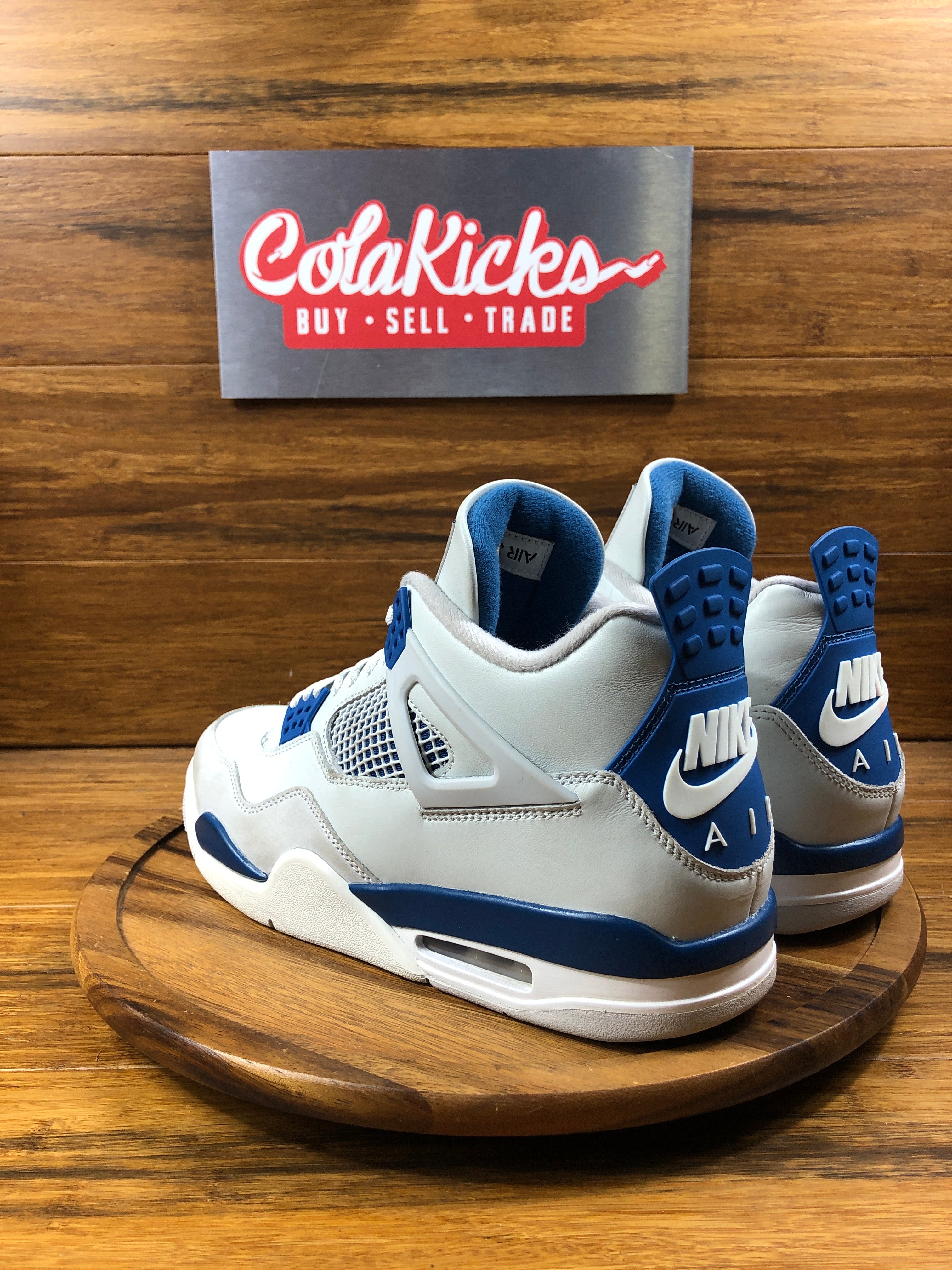Jordan 4 Retro Military Blue (2024)