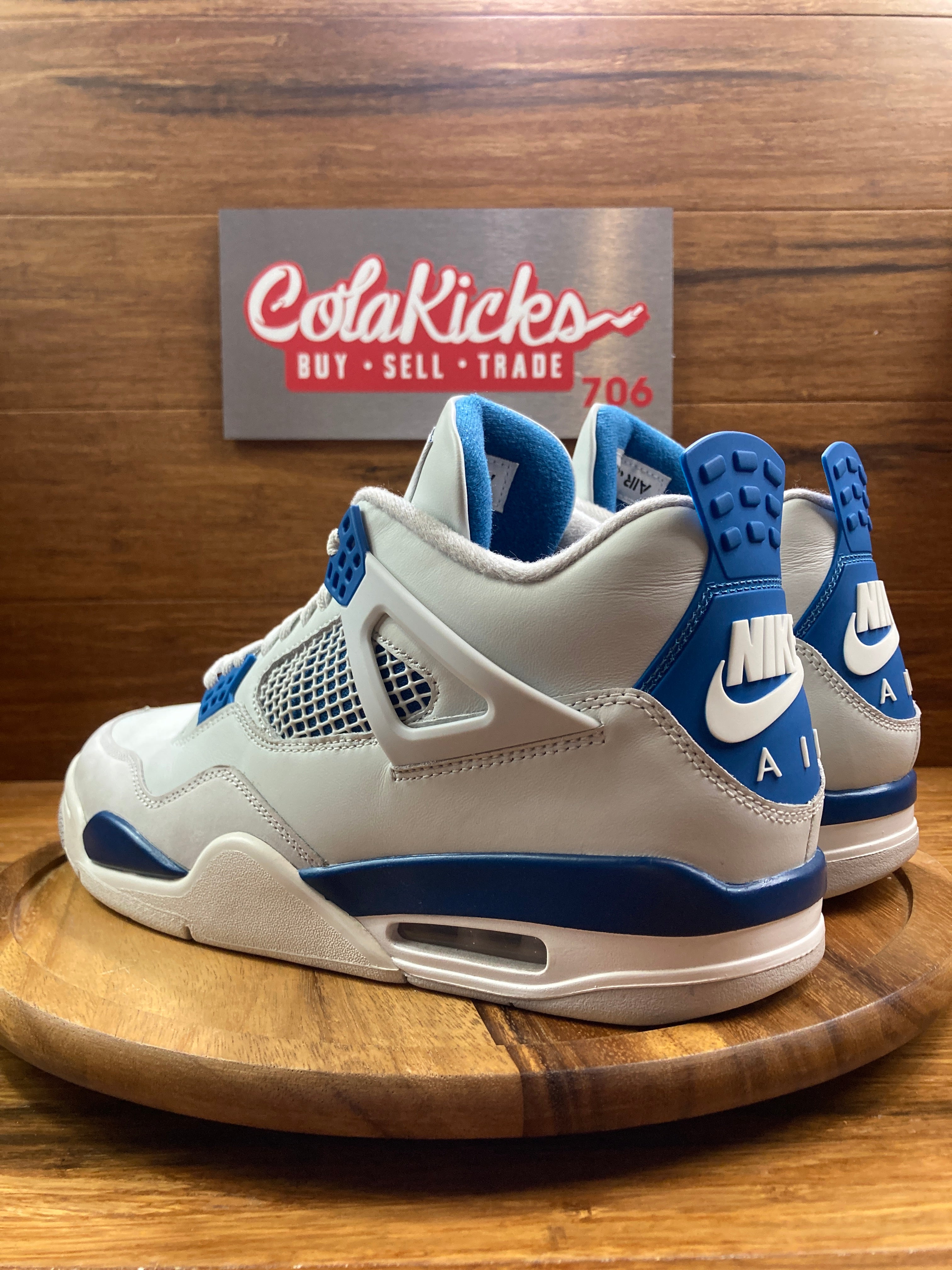 Jordan 4 Retro Military Blue (2024)