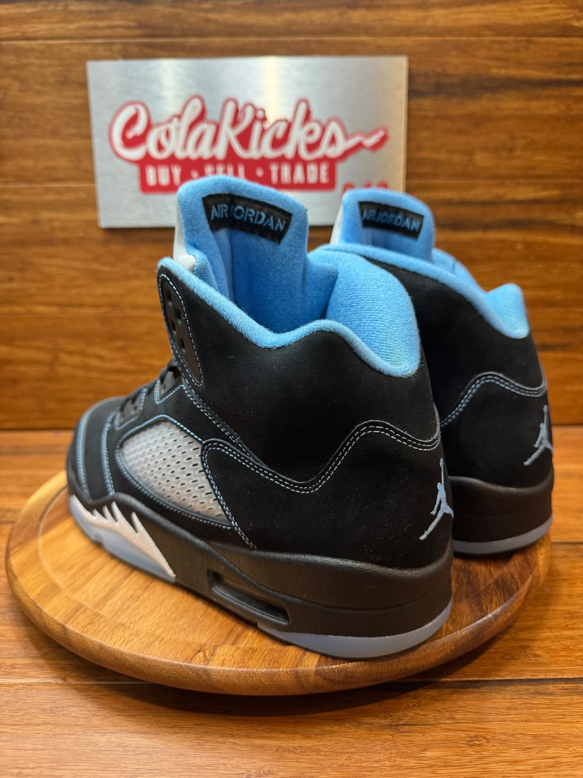 Jordan 5 Retro Black University Blue (2026)
