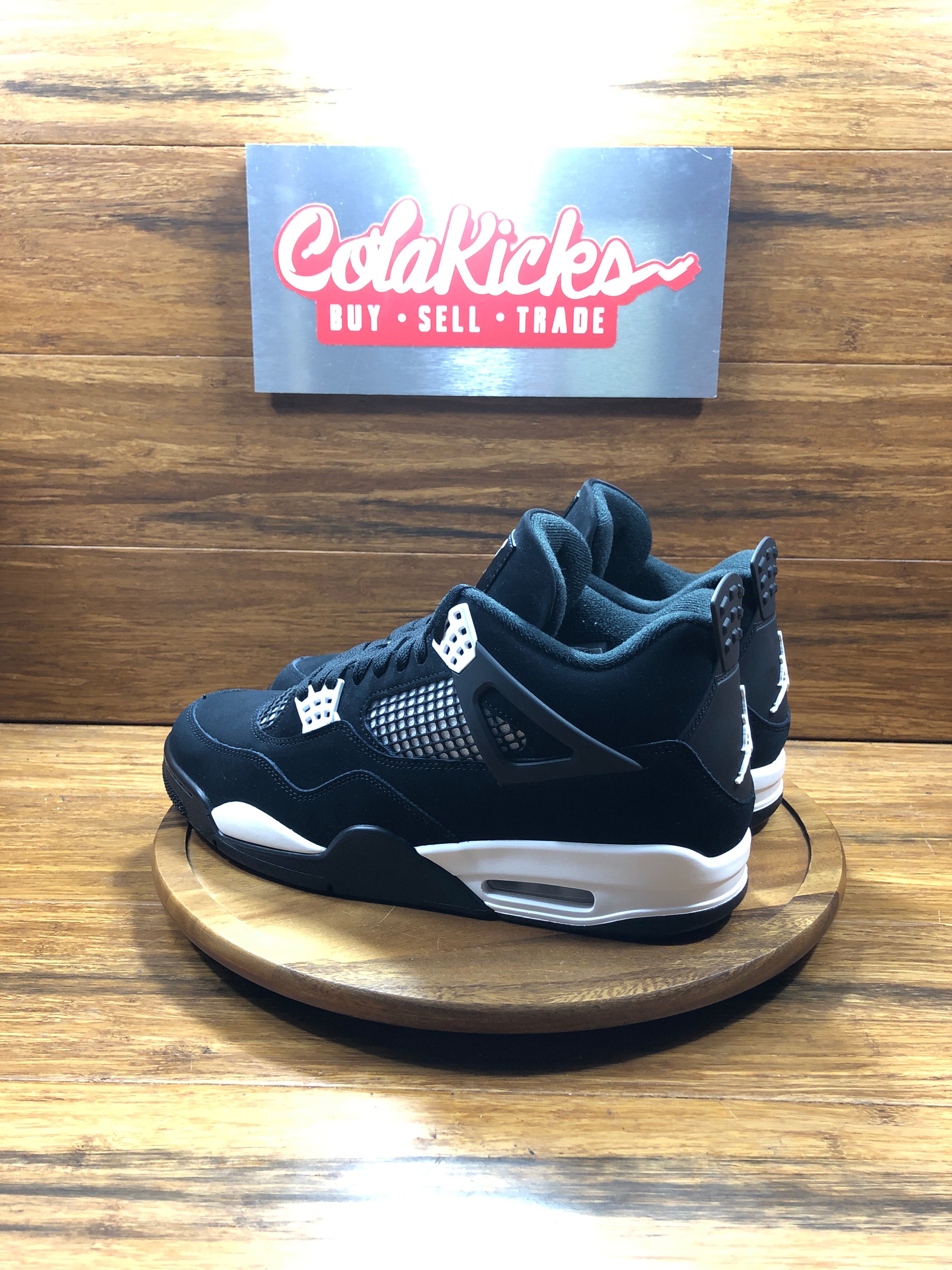 Jordan 4 Retro White Thunder