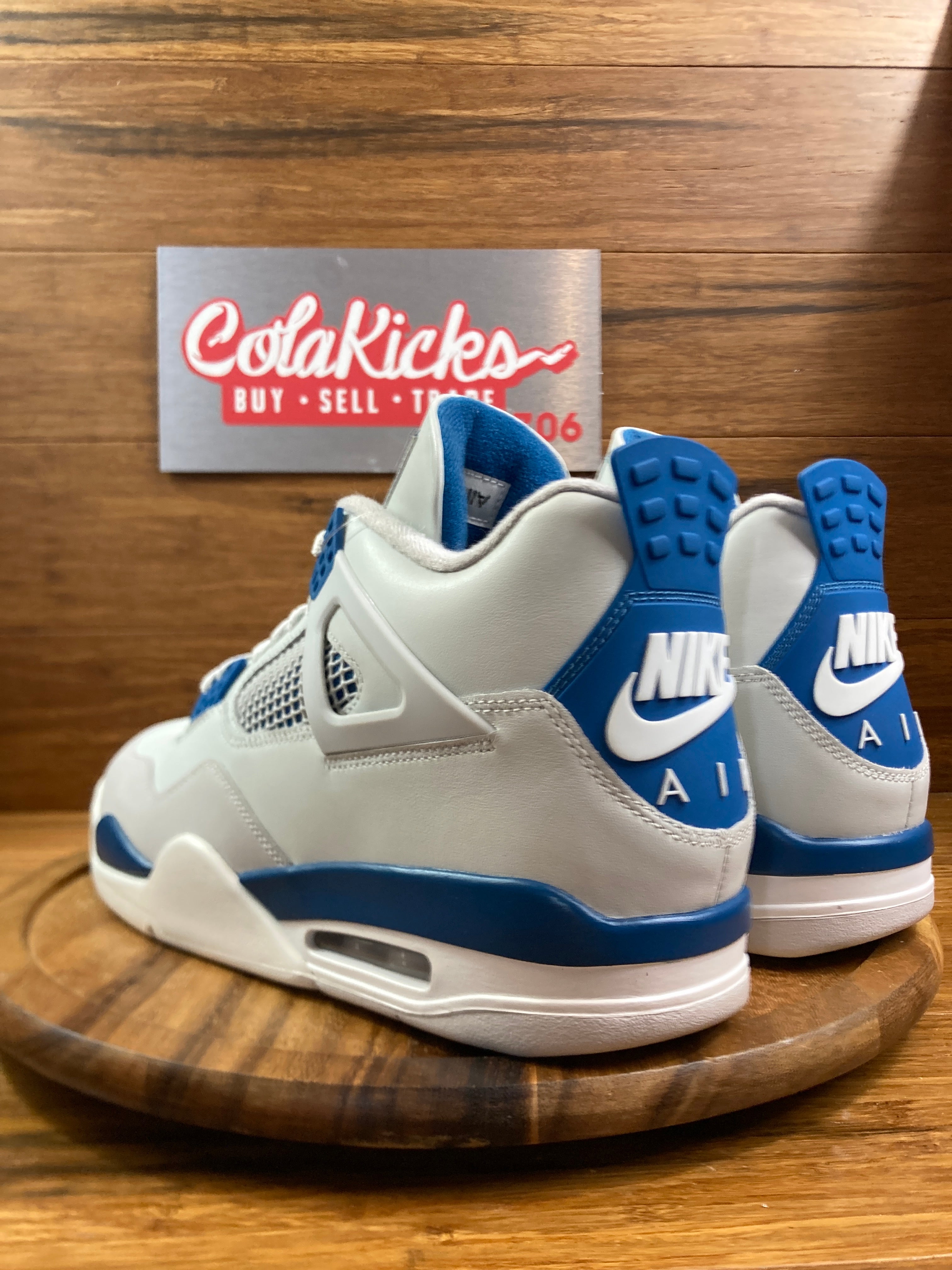 Jordan 4 Retro Military Blue (2024)