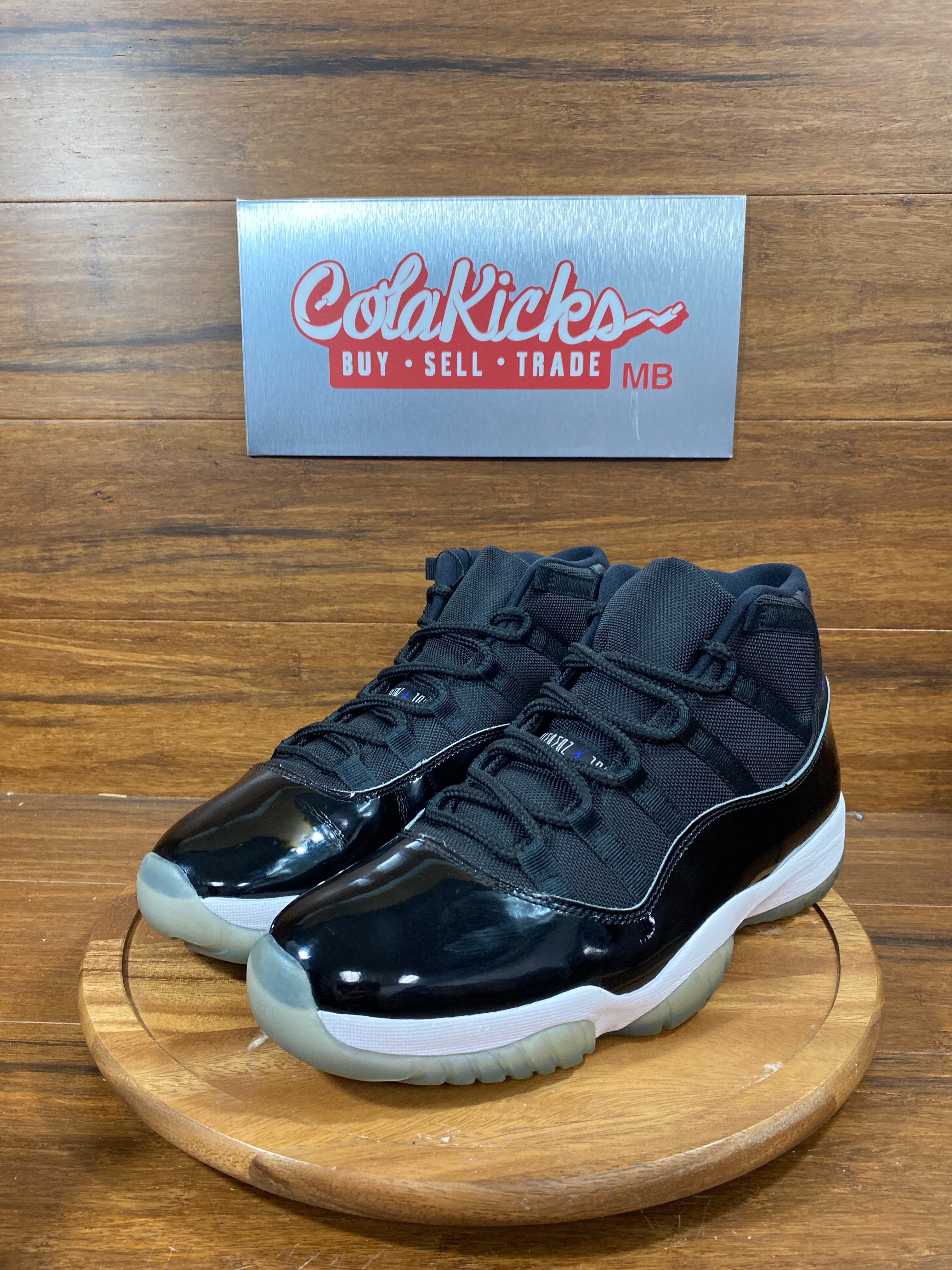 Jordan 11 Retro Space Jam (2016)