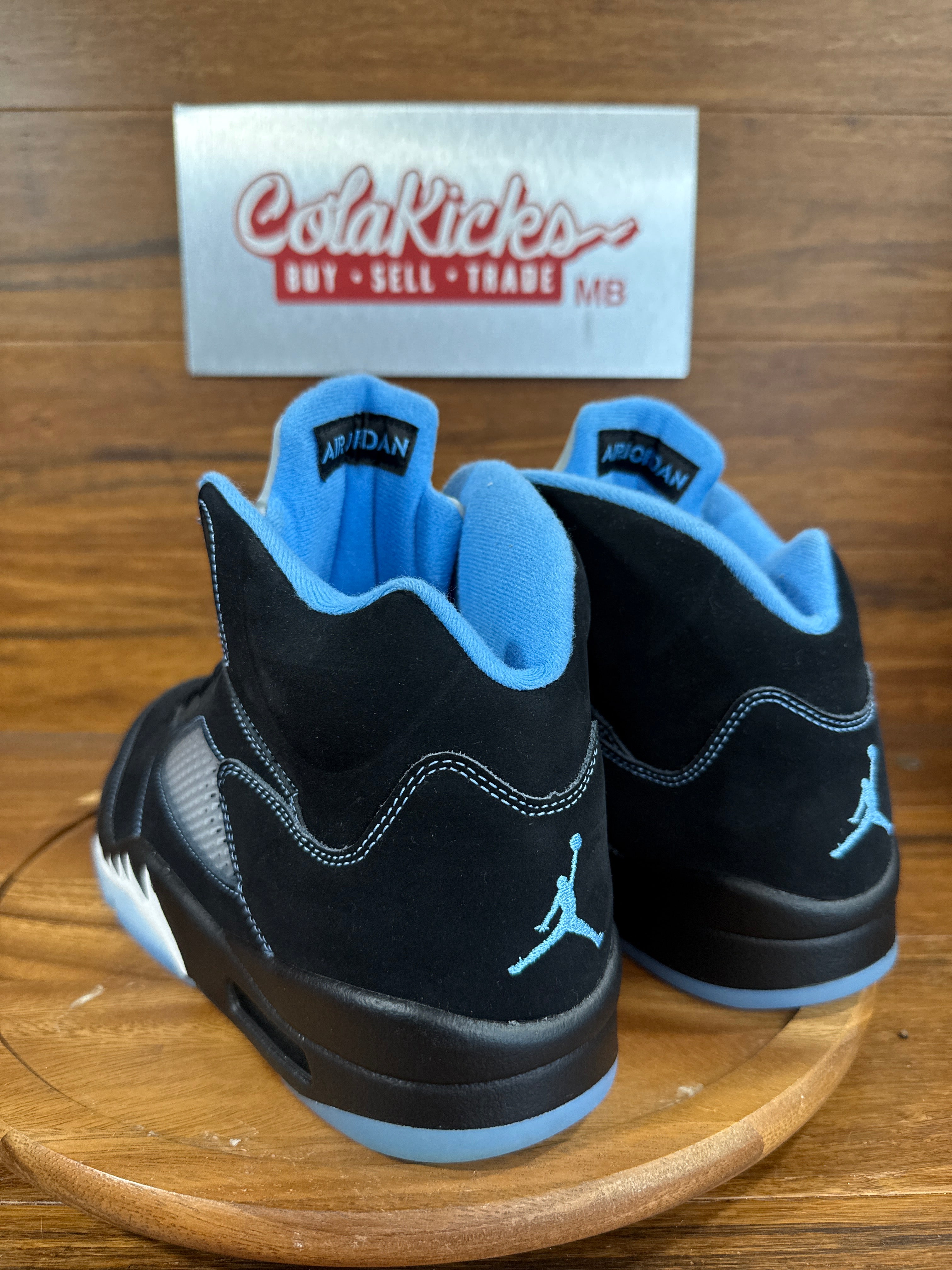 Jordan 5 Retro Black University Blue (2026)