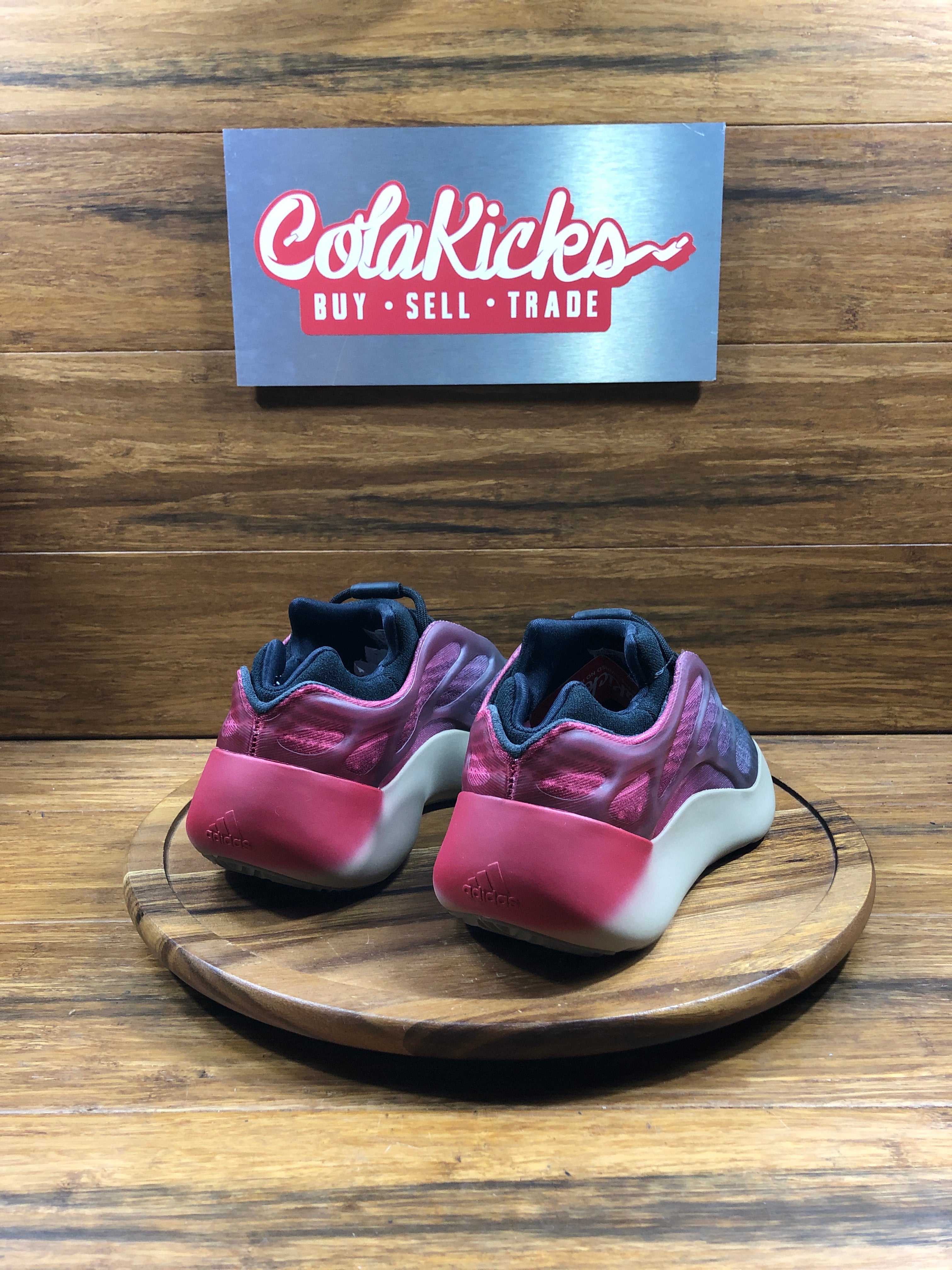 adidas Yeezy 700 V3 Fade Carbon