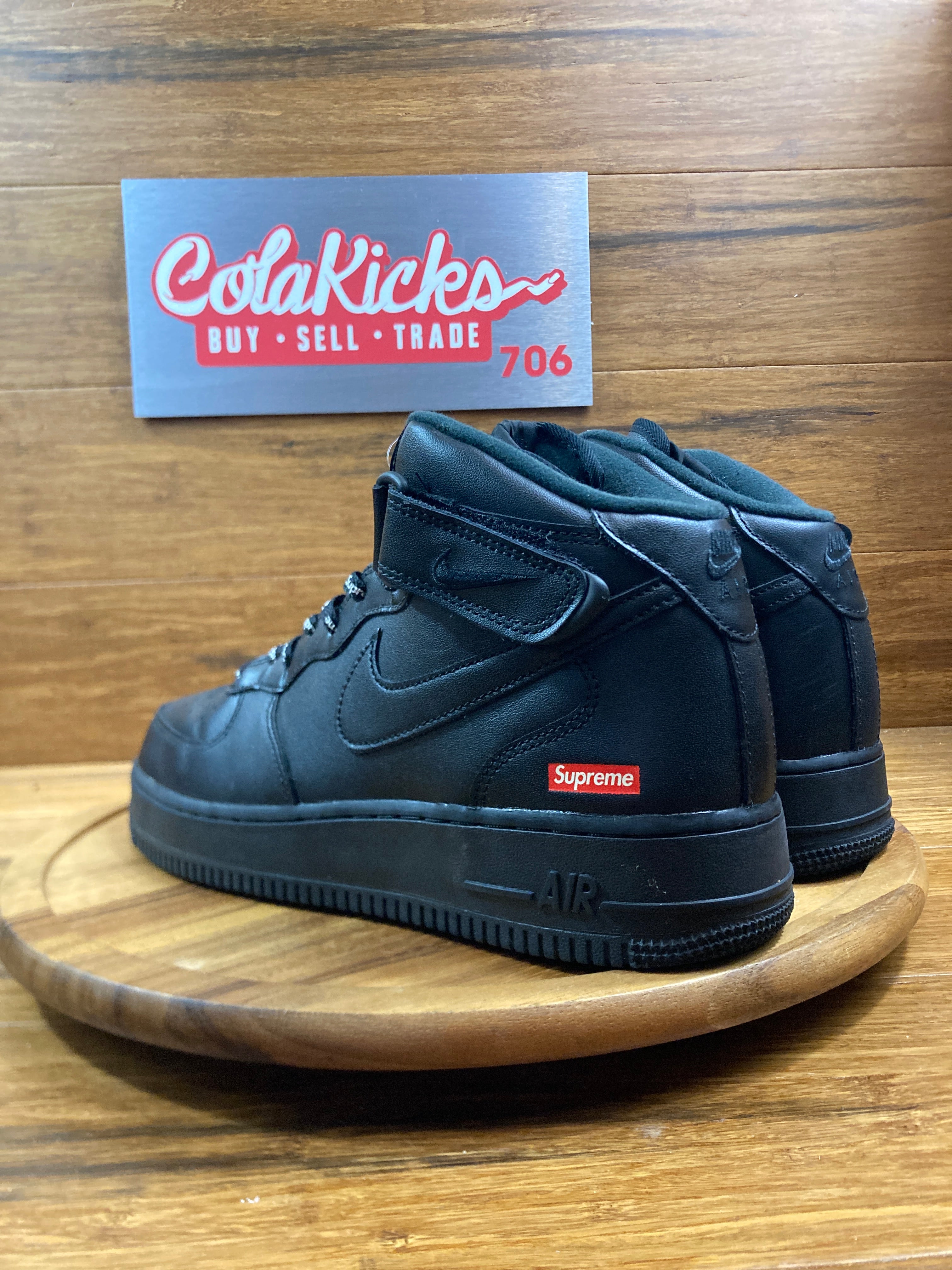 Nike Air Force 1 Mid Supreme Black