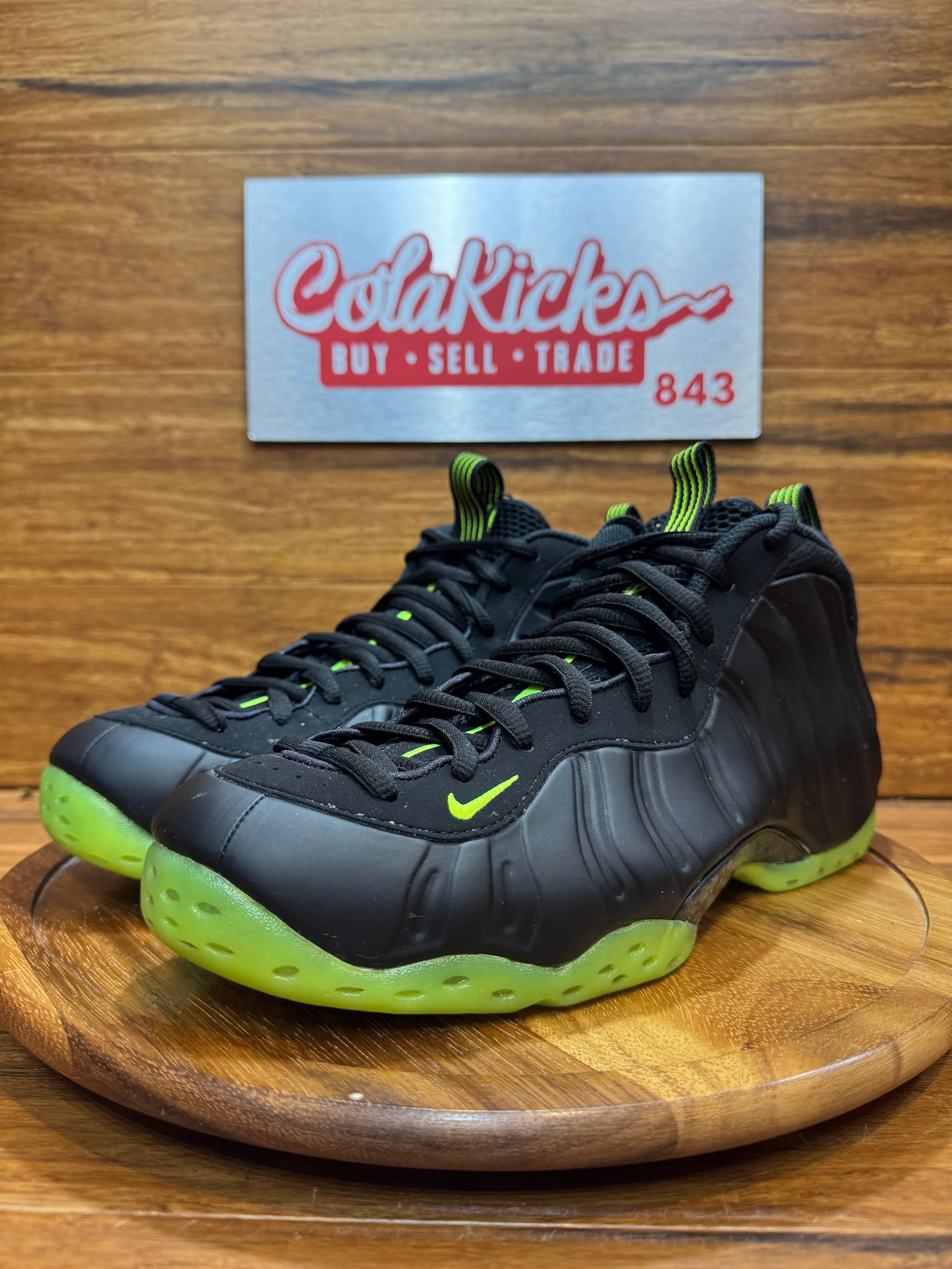 Nike Air Foamposite One Black Volt