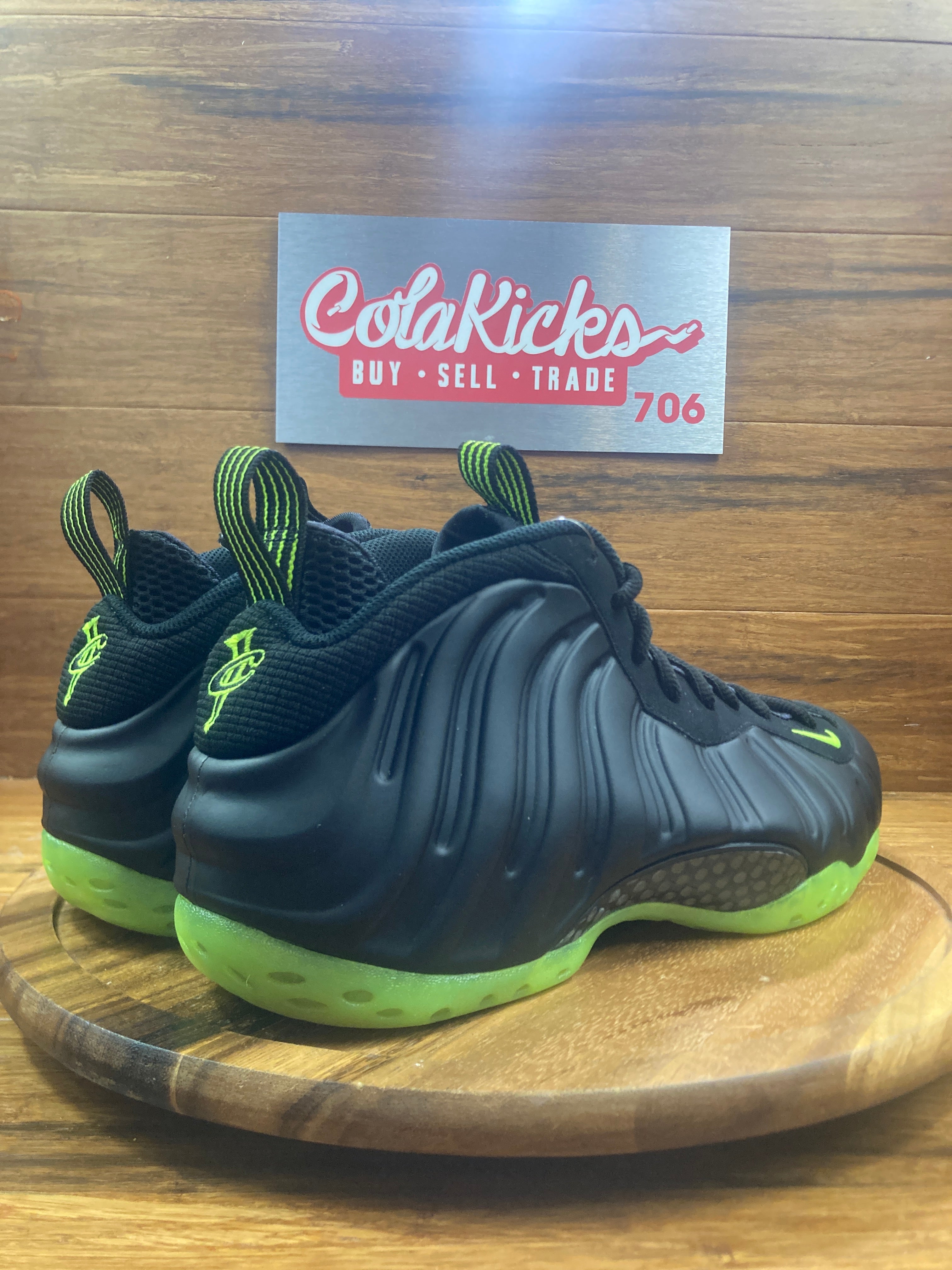 Nike Air Foamposite One Black Volt