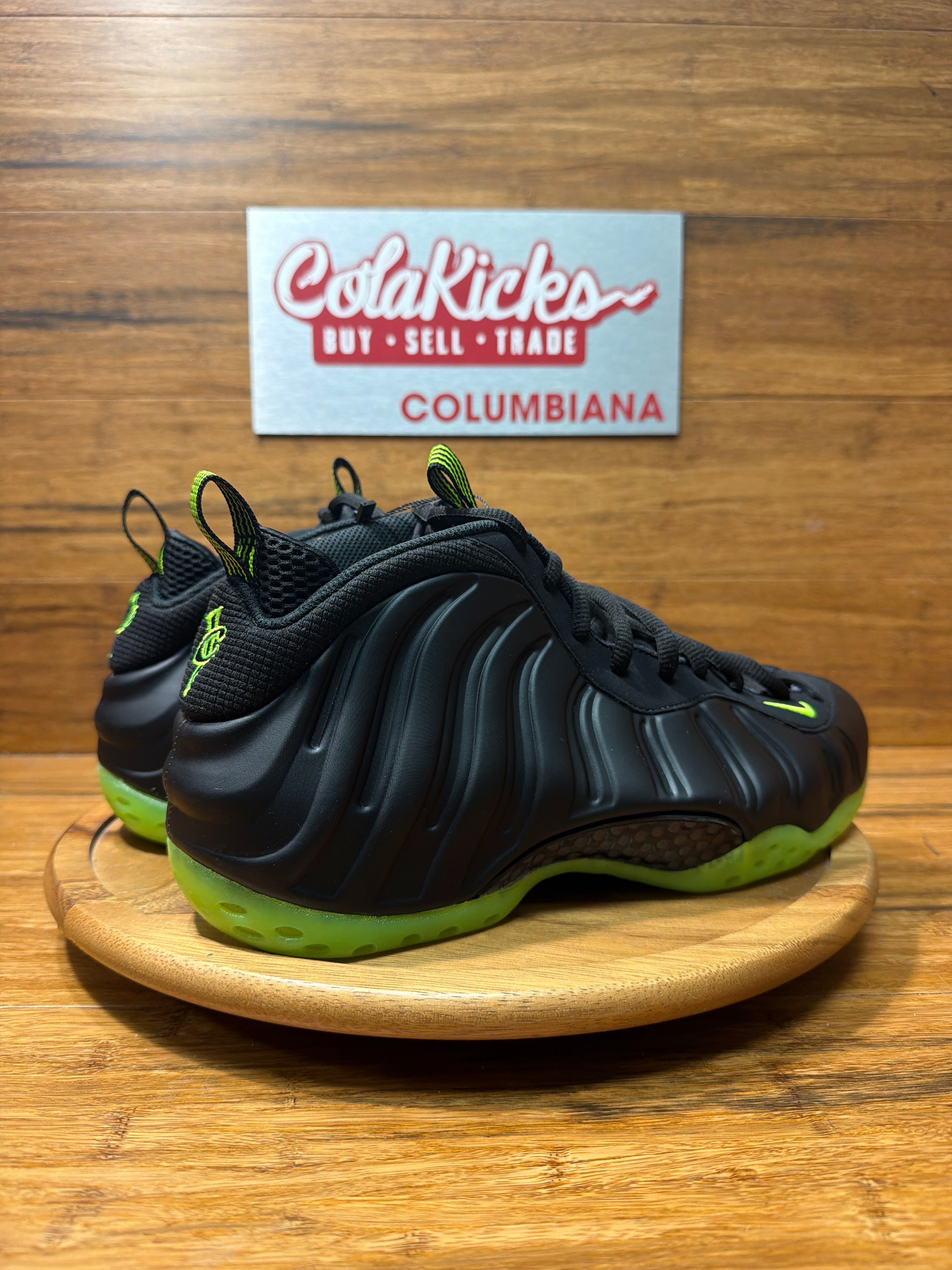 Nike Air Foamposite One Black Volt