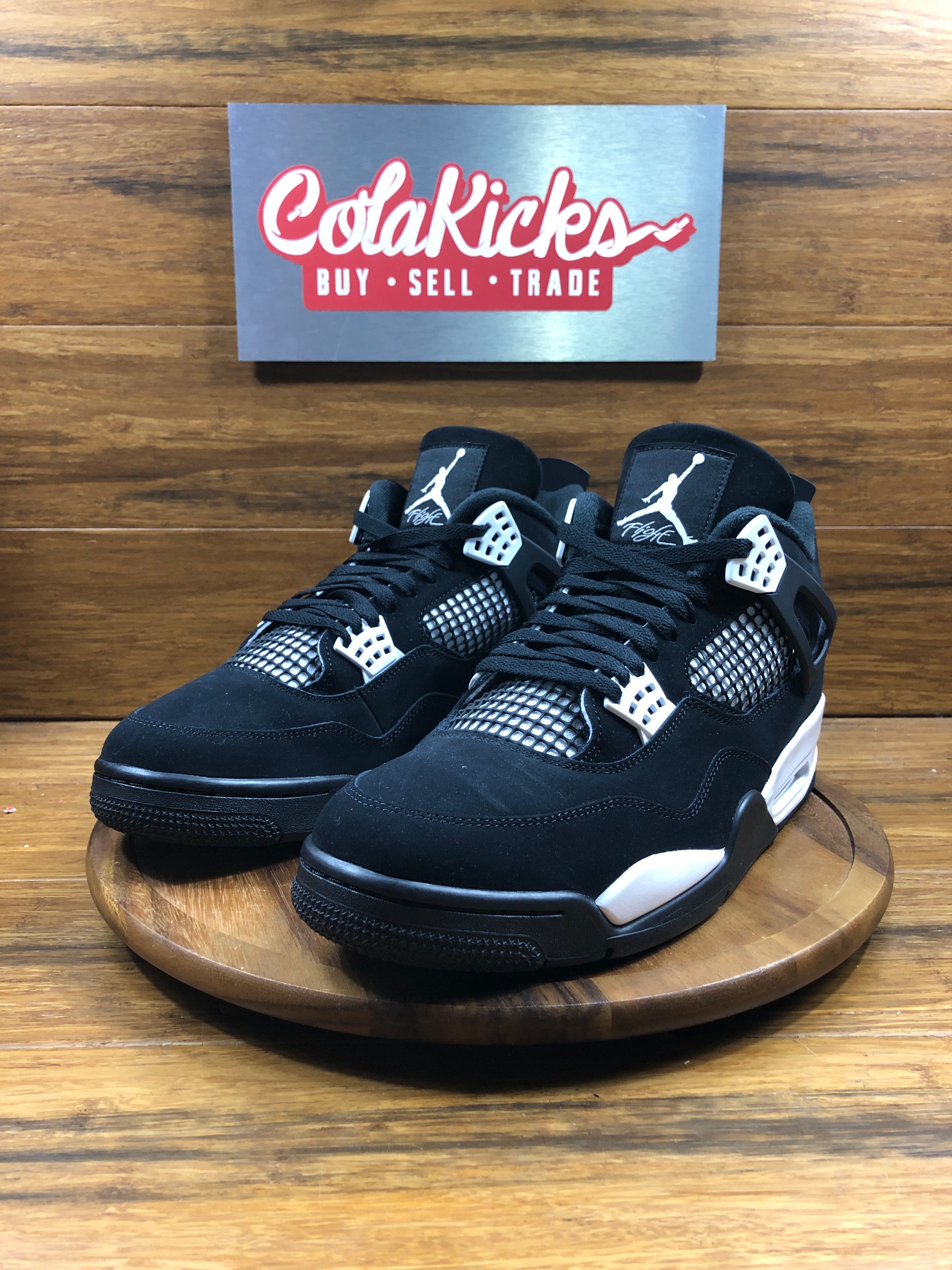 Jordan 4 Retro White Thunder