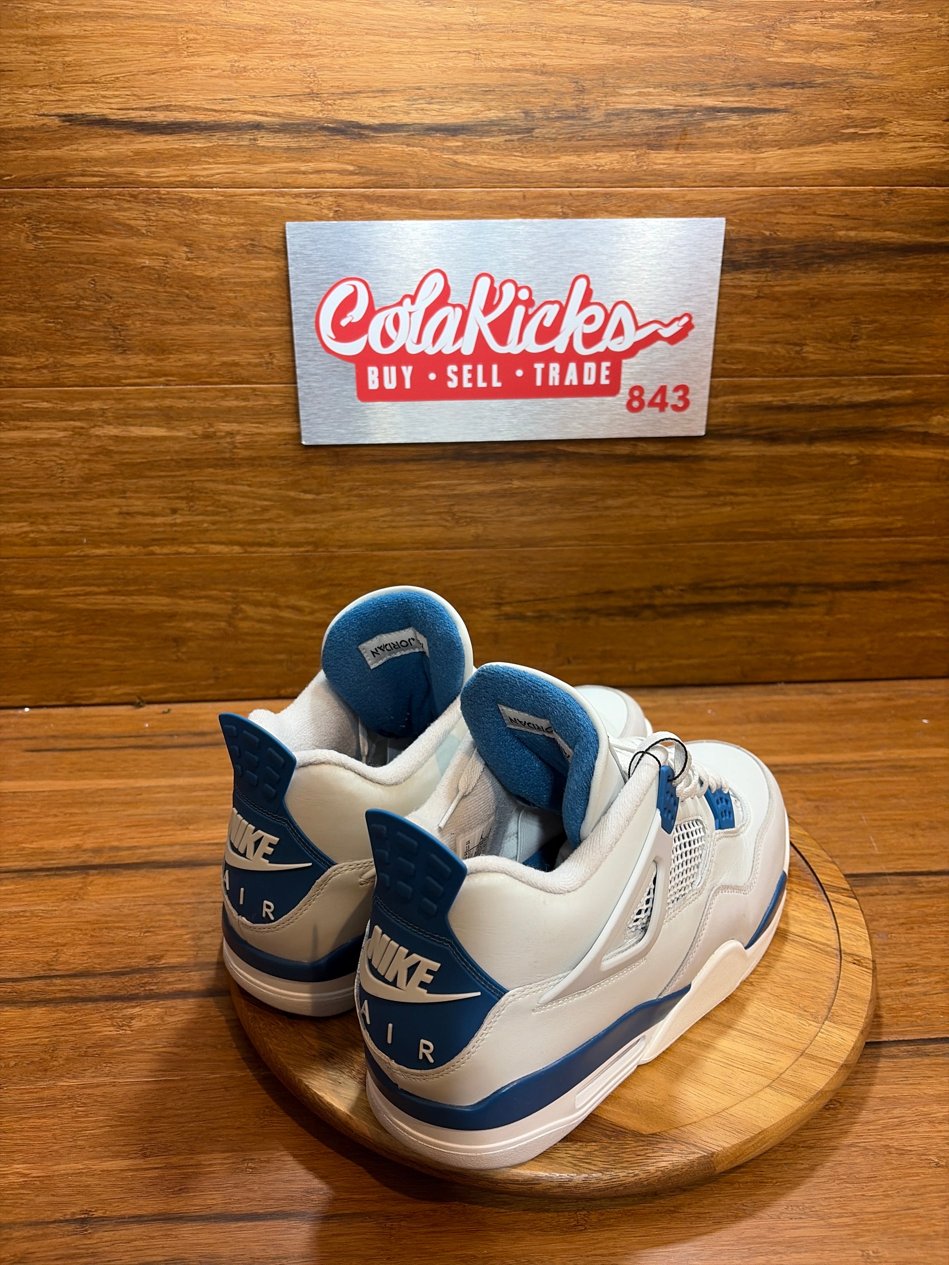 Jordan 4 Retro Military Blue (2024)