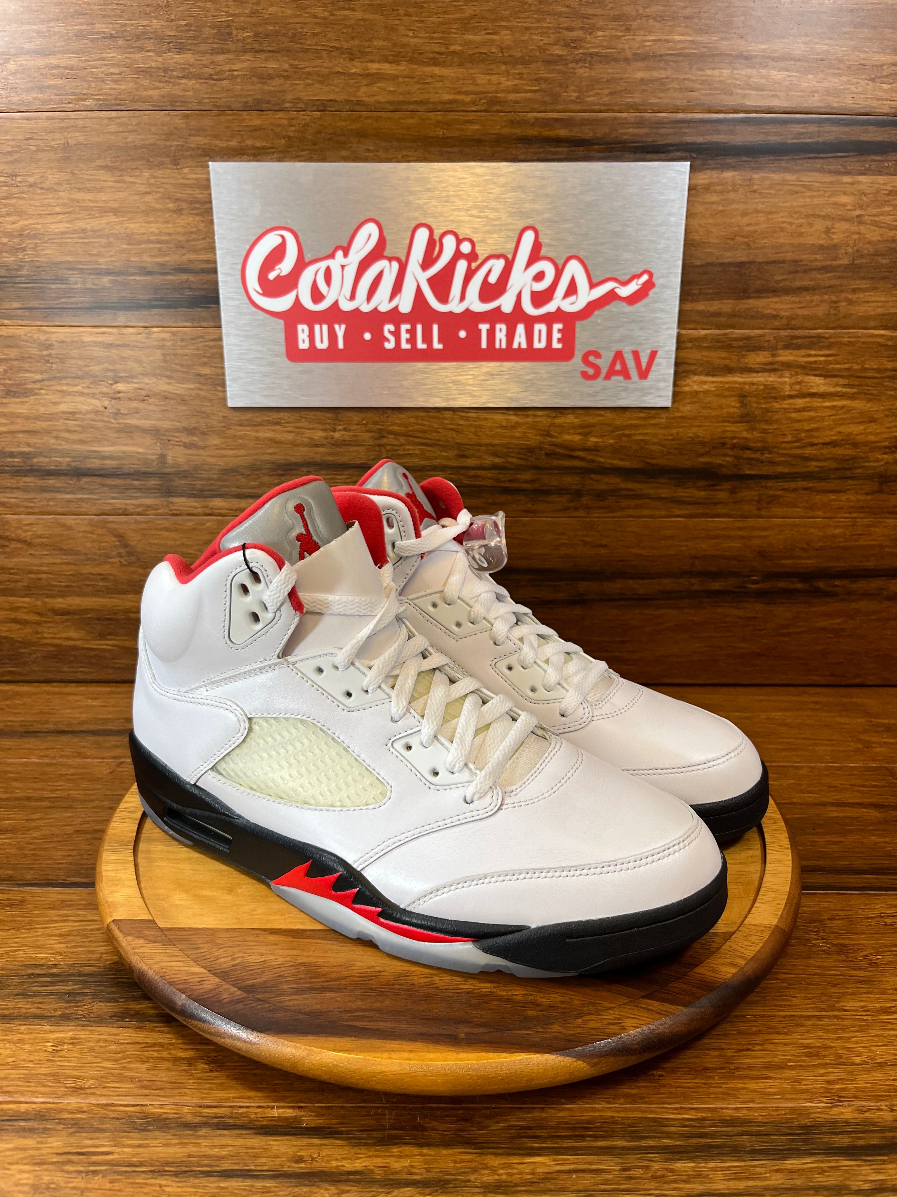 Jordan 5 Retro Fire Red Silver Tongue (slight yellowing missing lace lock) (2020)