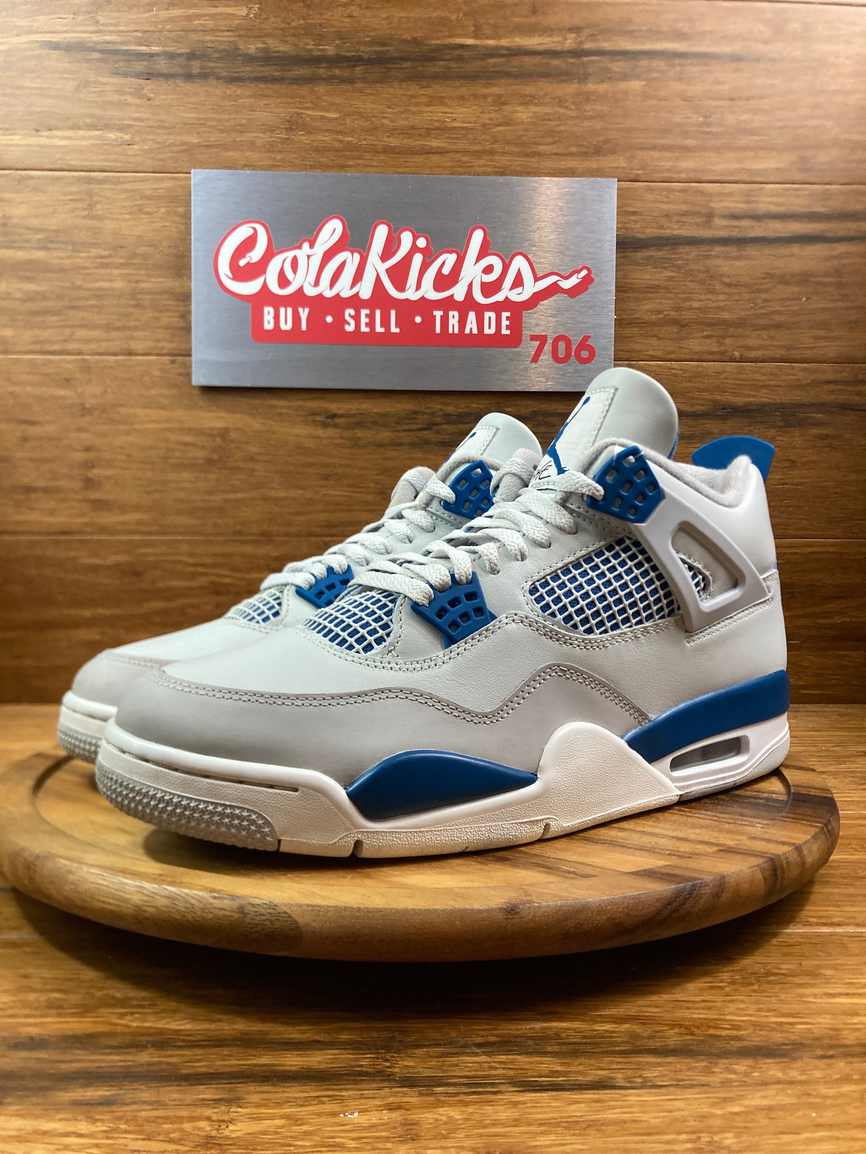 Jordan 4 Retro Military Blue (2024)