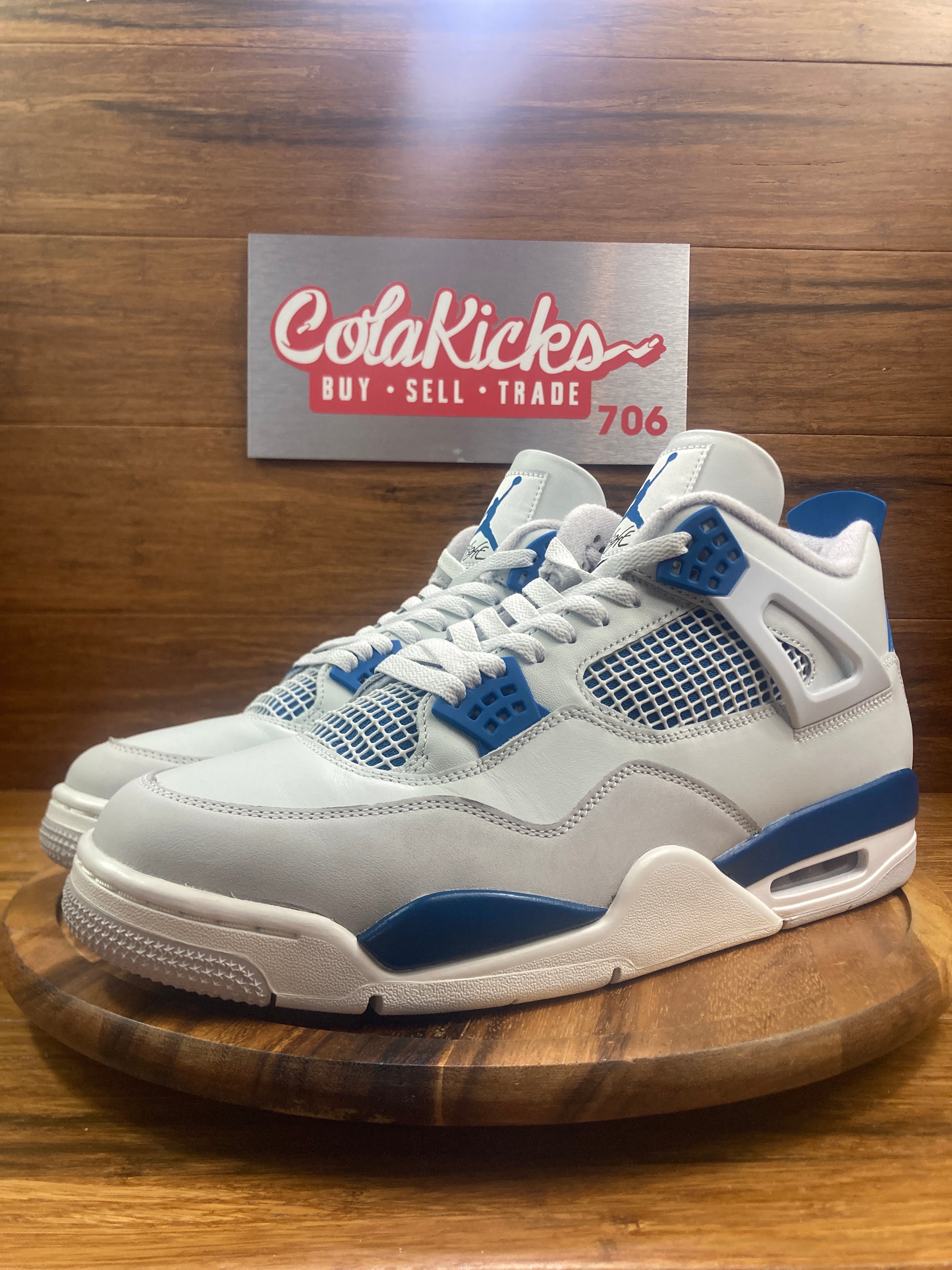 Jordan 4 Retro Military Blue (2024)