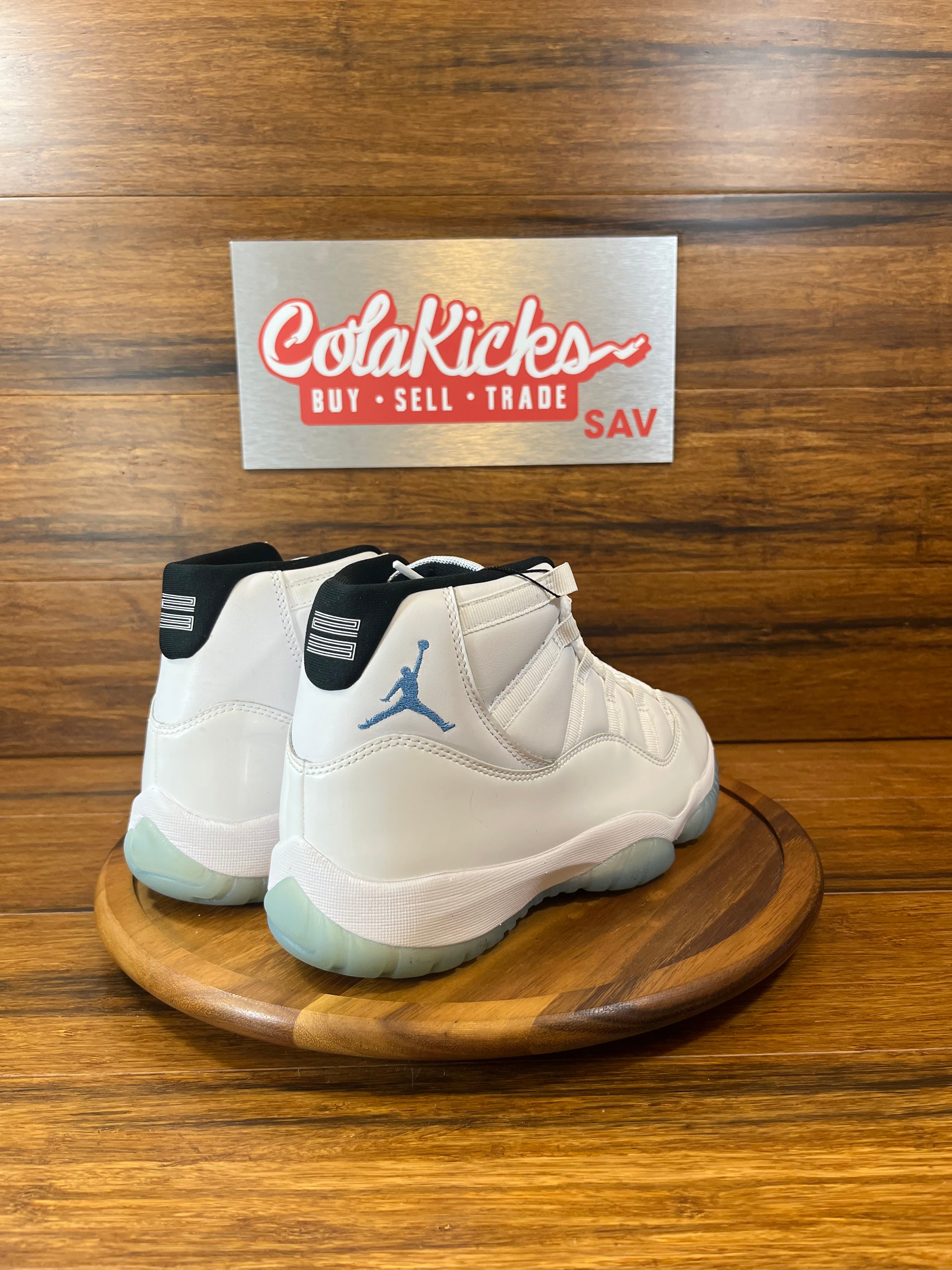 Jordan 11 Retro Legend Blue (2024)