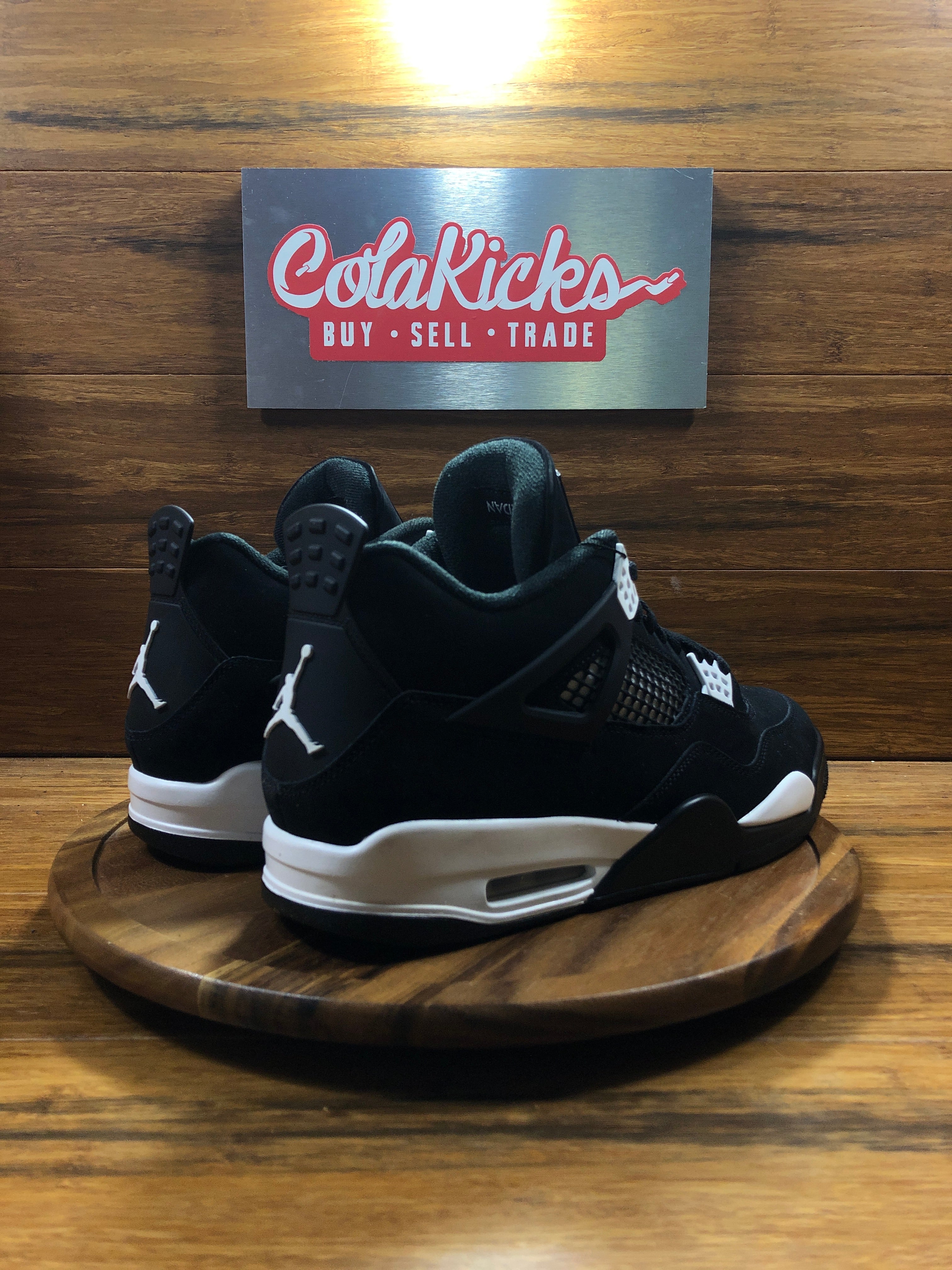 Jordan 4 Retro White Thunder