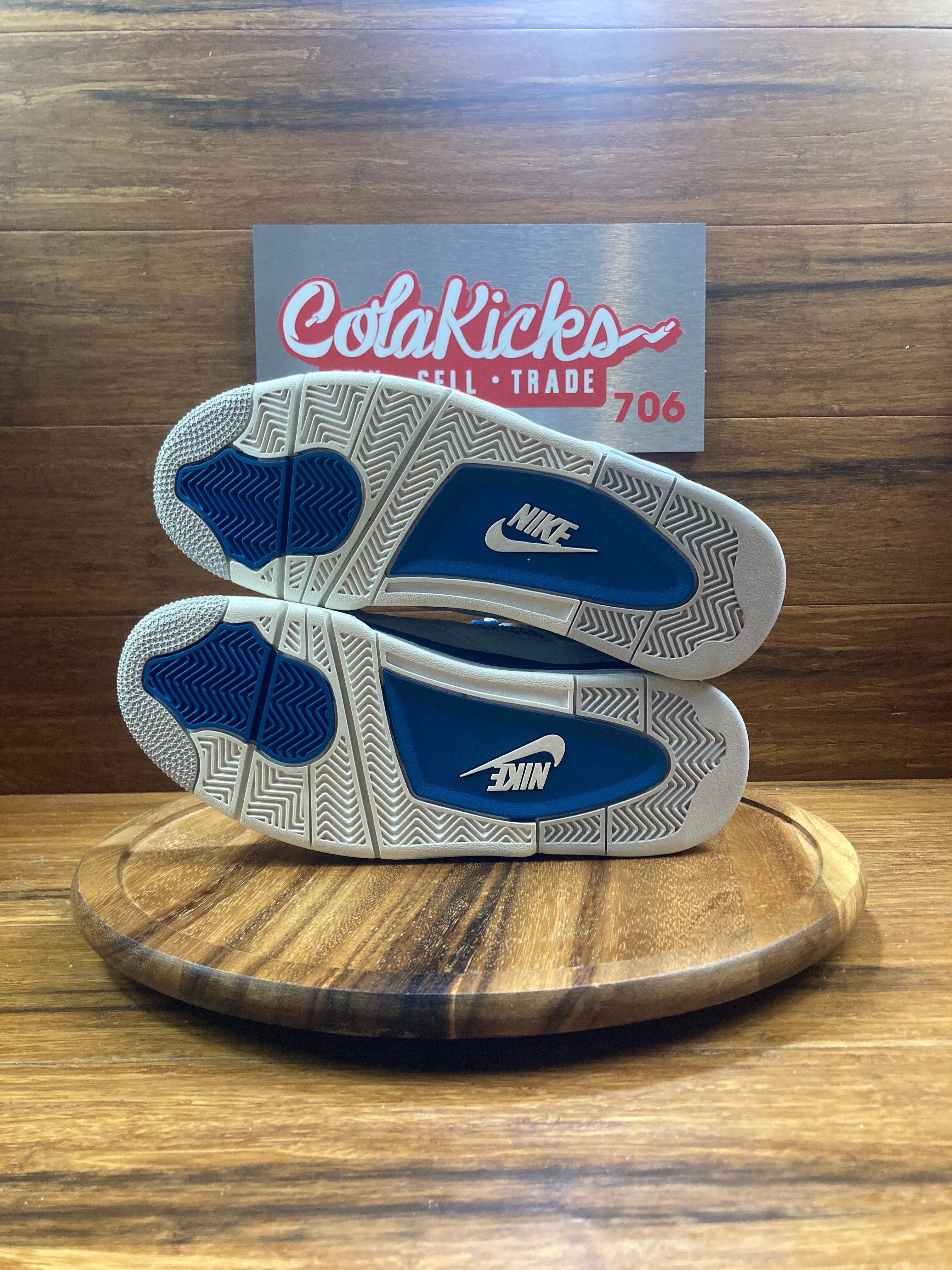 Jordan 4 Retro Military Blue (2024)