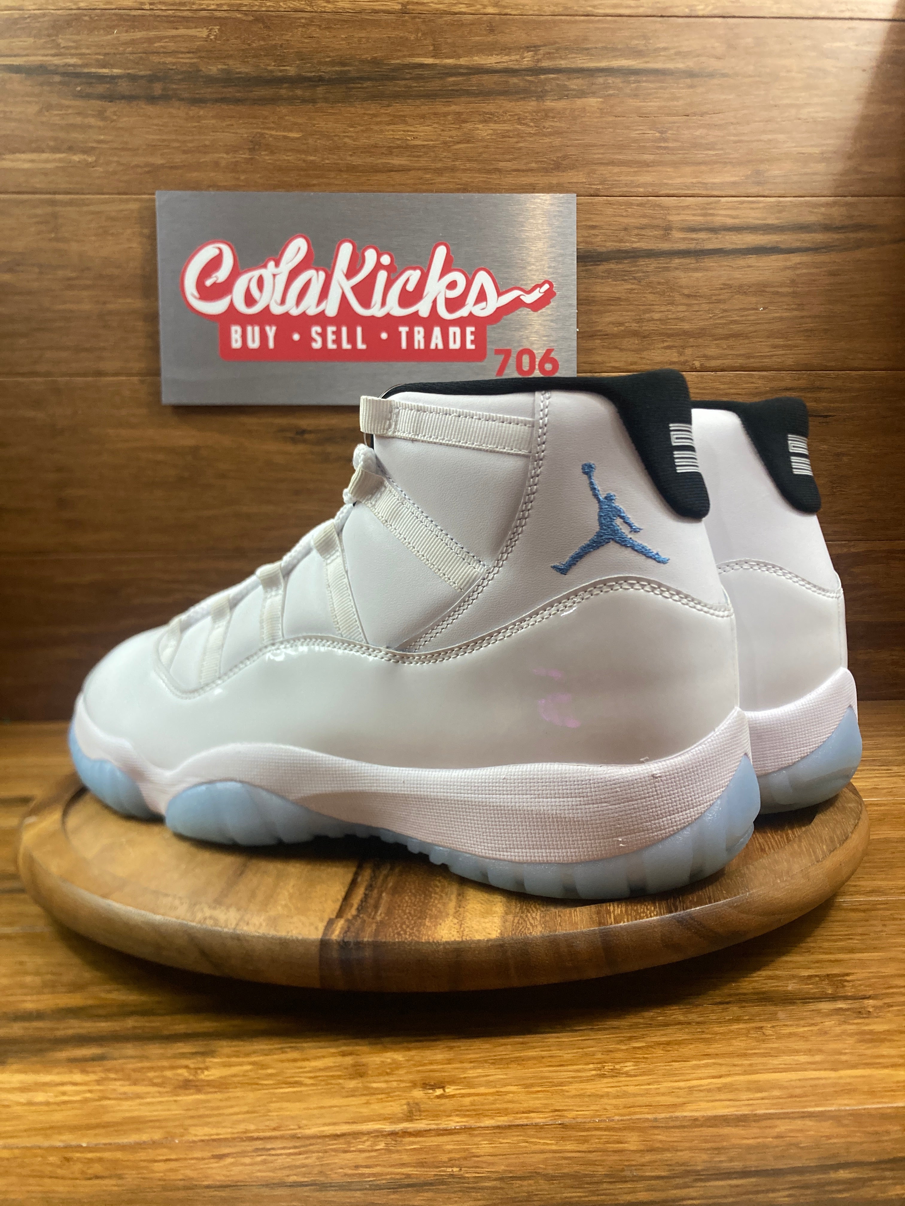 Jordan 11 Retro Legend Blue (2024)