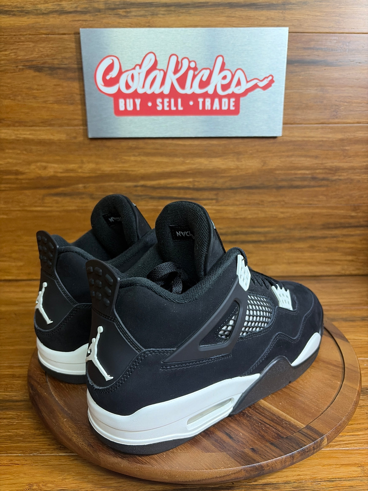 Jordan 4 Retro White Thunder
