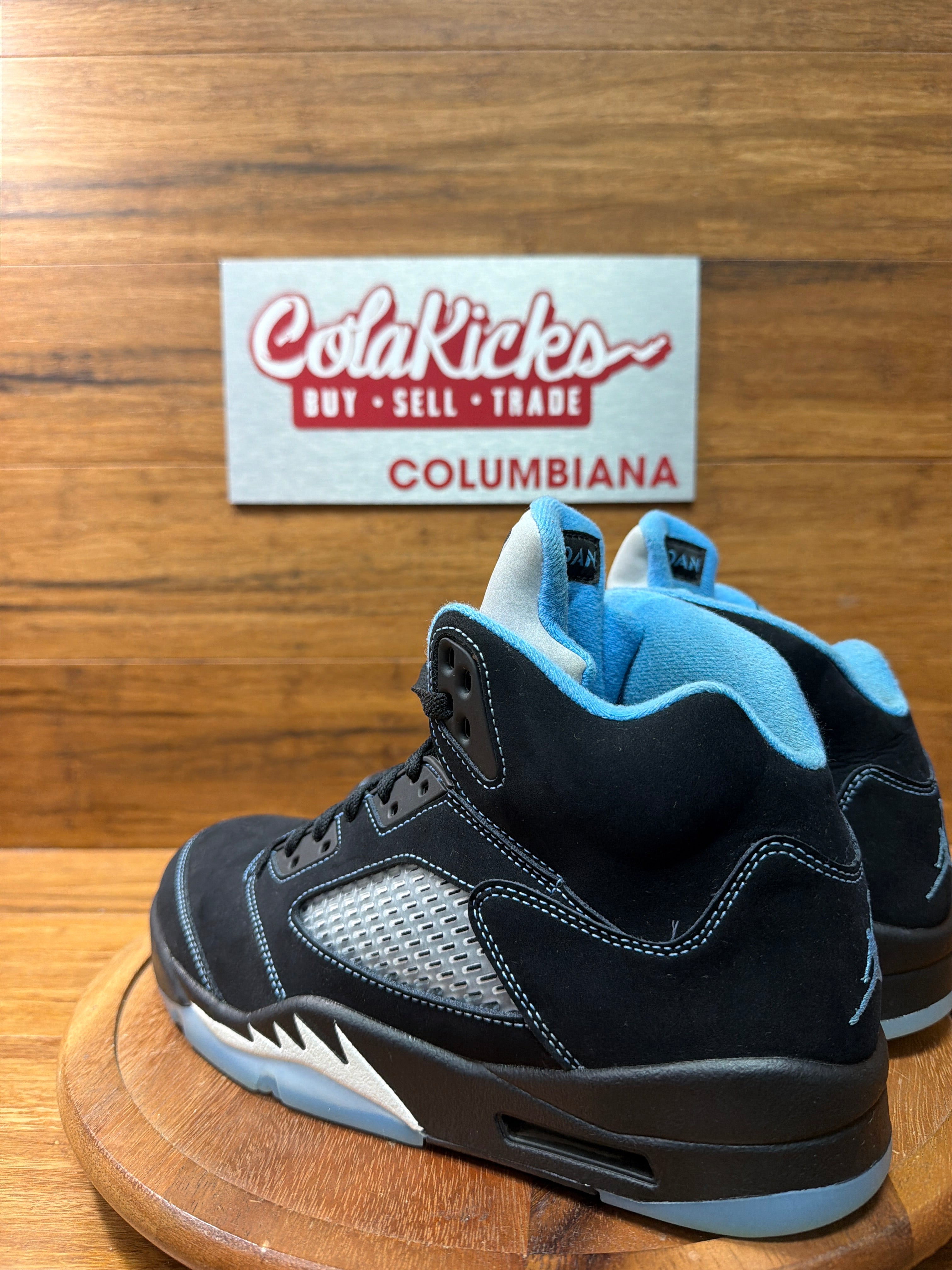 Jordan 5 Retro Black University Blue (2026)