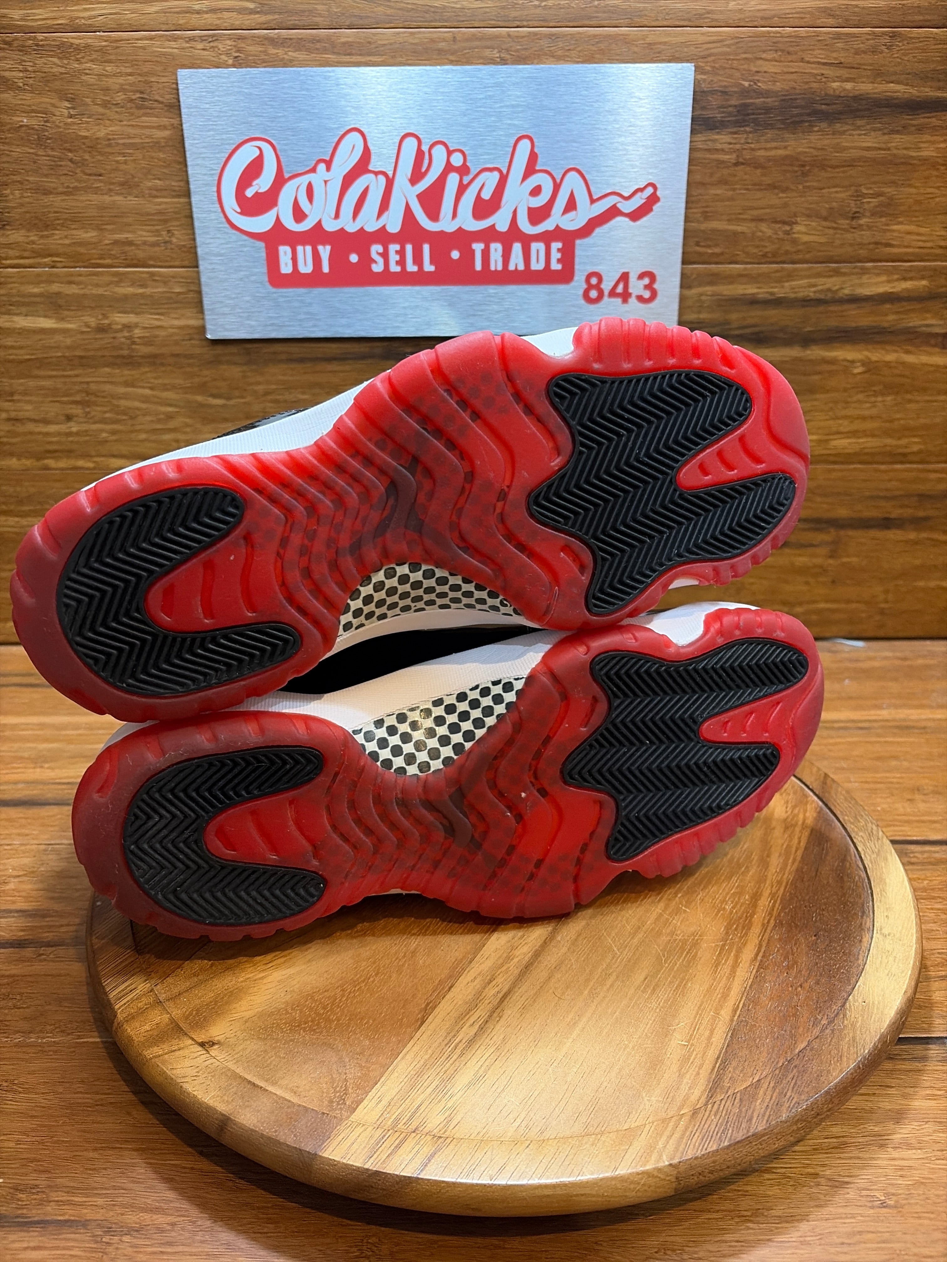 Jordan 11 Retro Playoffs Bred (2019)