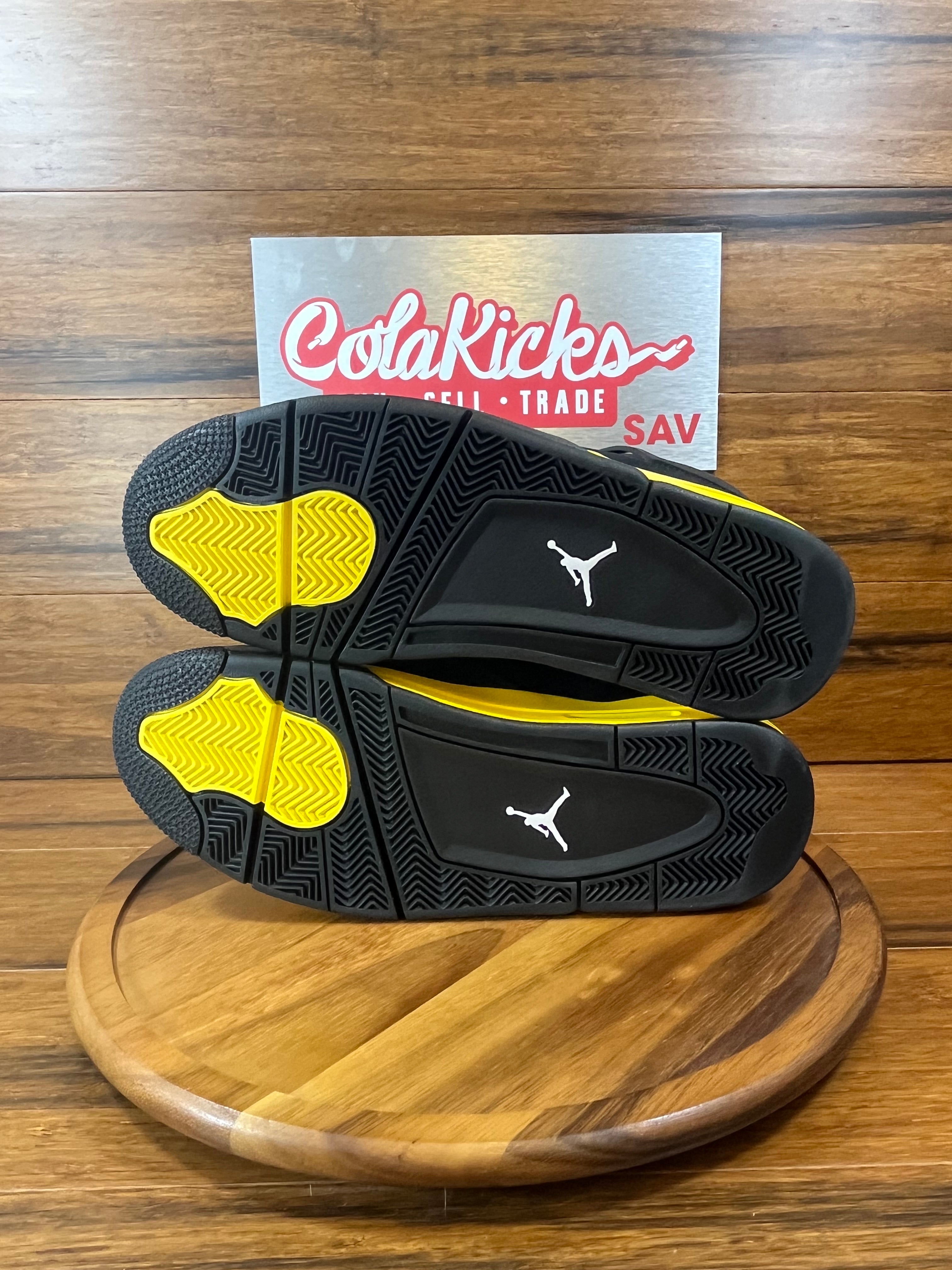 Jordan 4 Retro Thunder (2023)