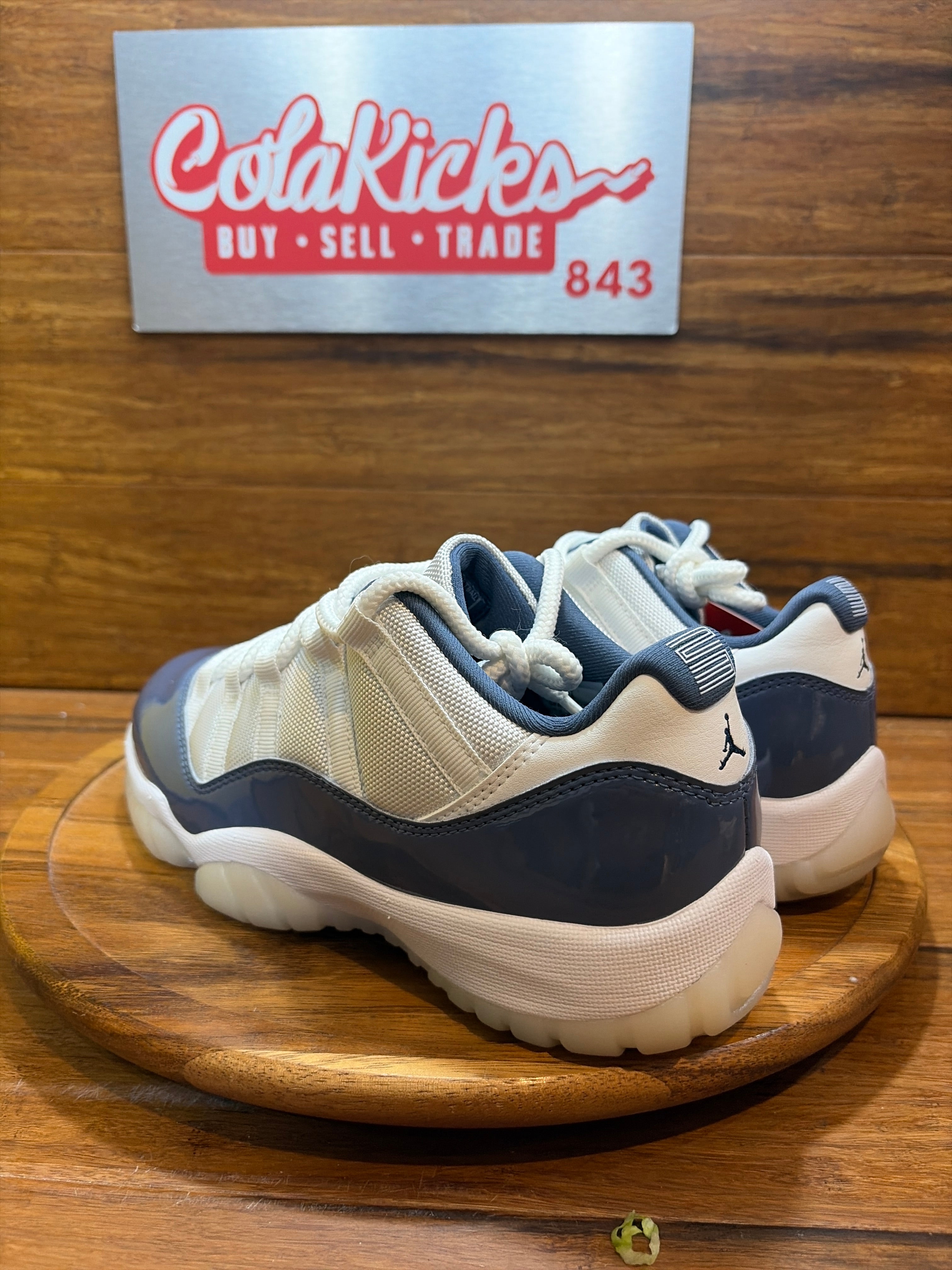 Jordan 11 Retro Low Diffused Blue