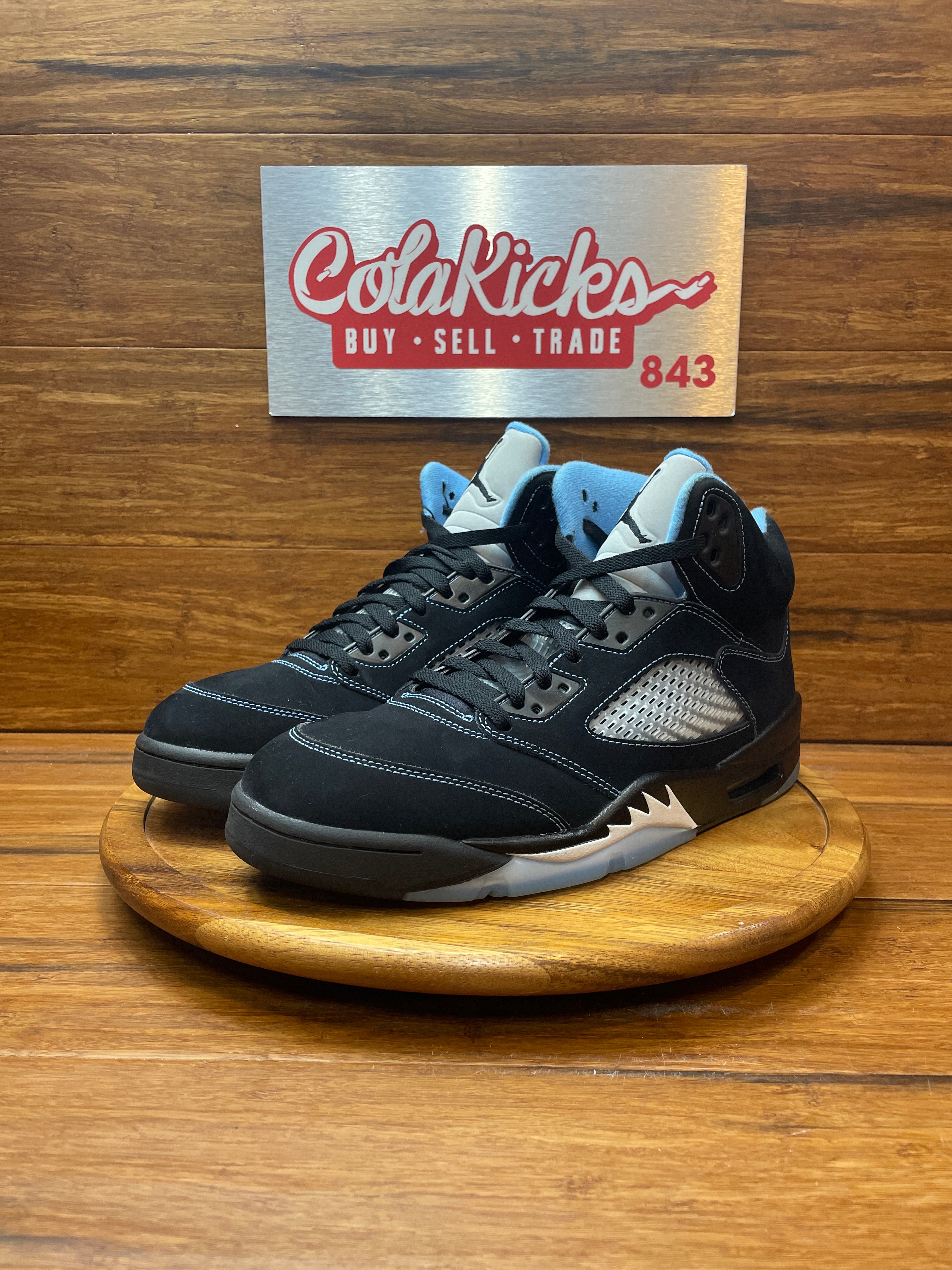 Jordan 5 Retro Black University Blue (2026)