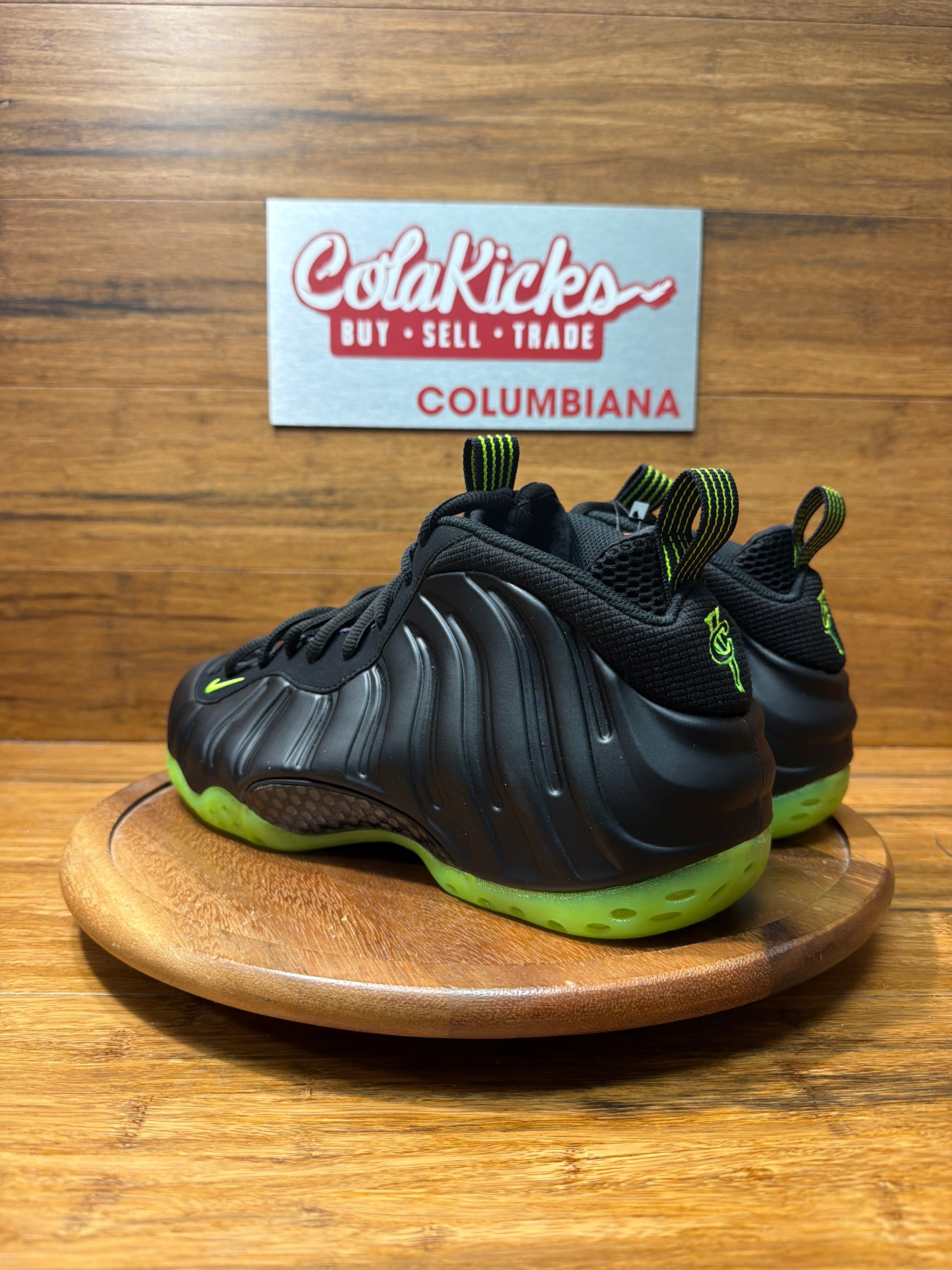 Nike Air Foamposite One Black Volt