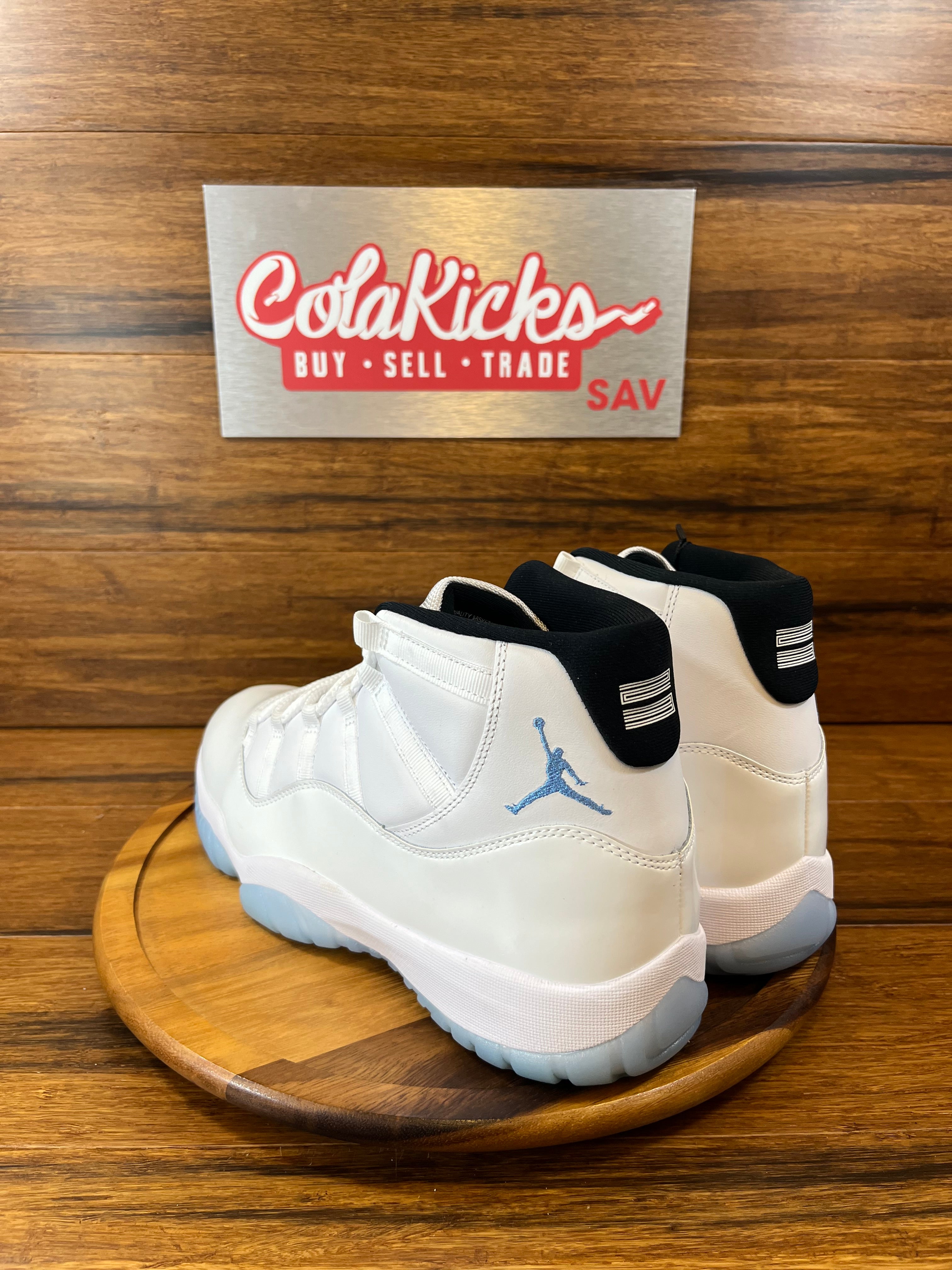 Jordan 11 Retro Legend Blue (2024)