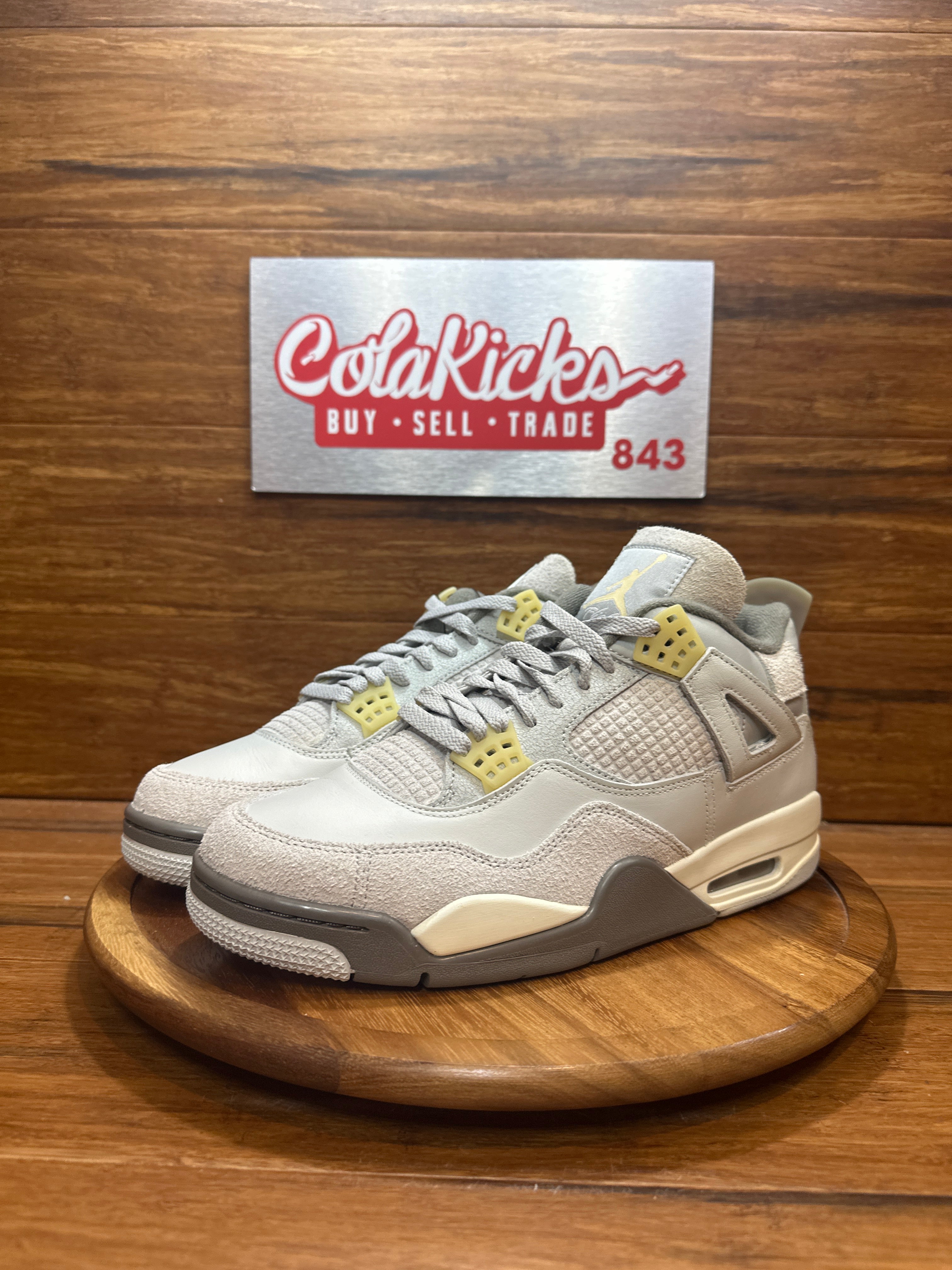 Jordan 4 Retro SE Craft Photon Dust