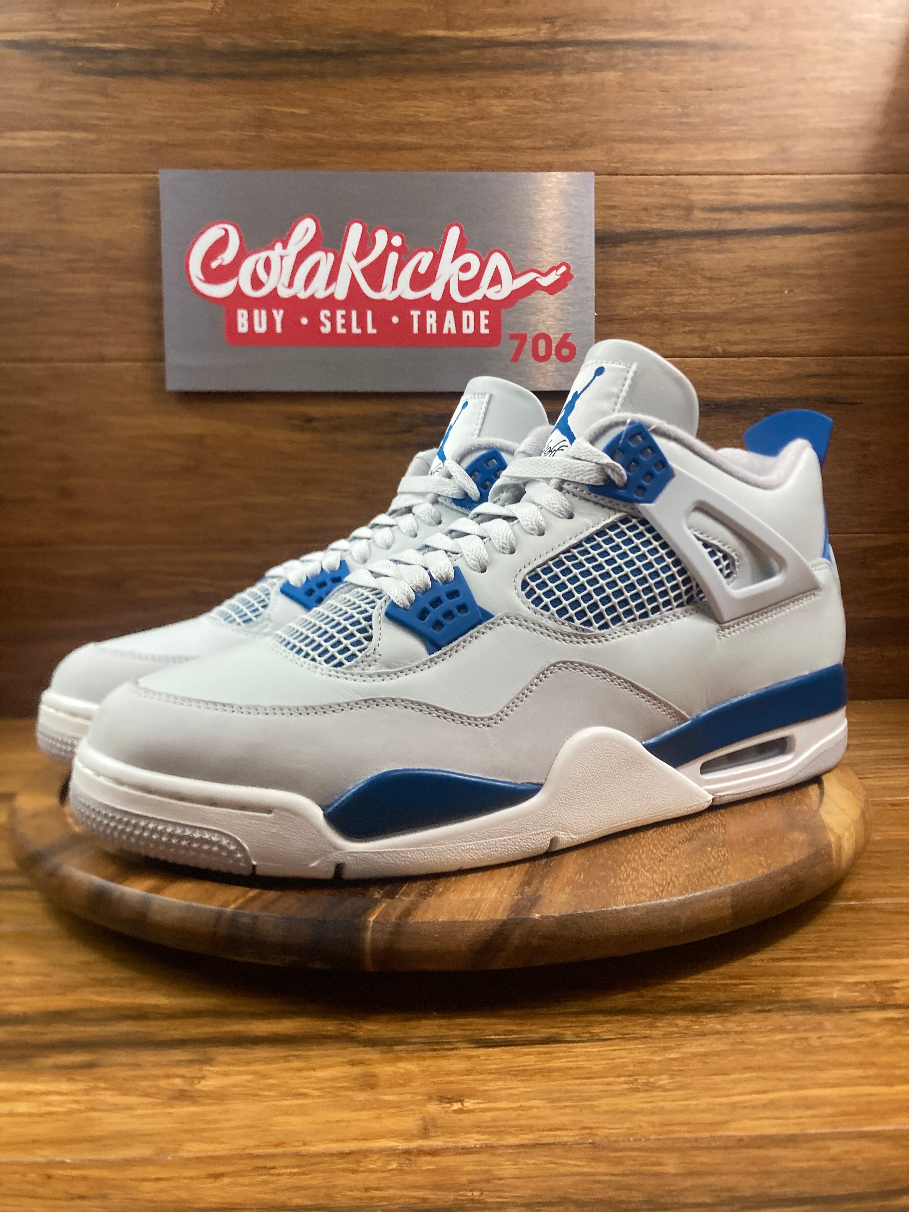 Jordan 4 Retro Military Blue (2024)