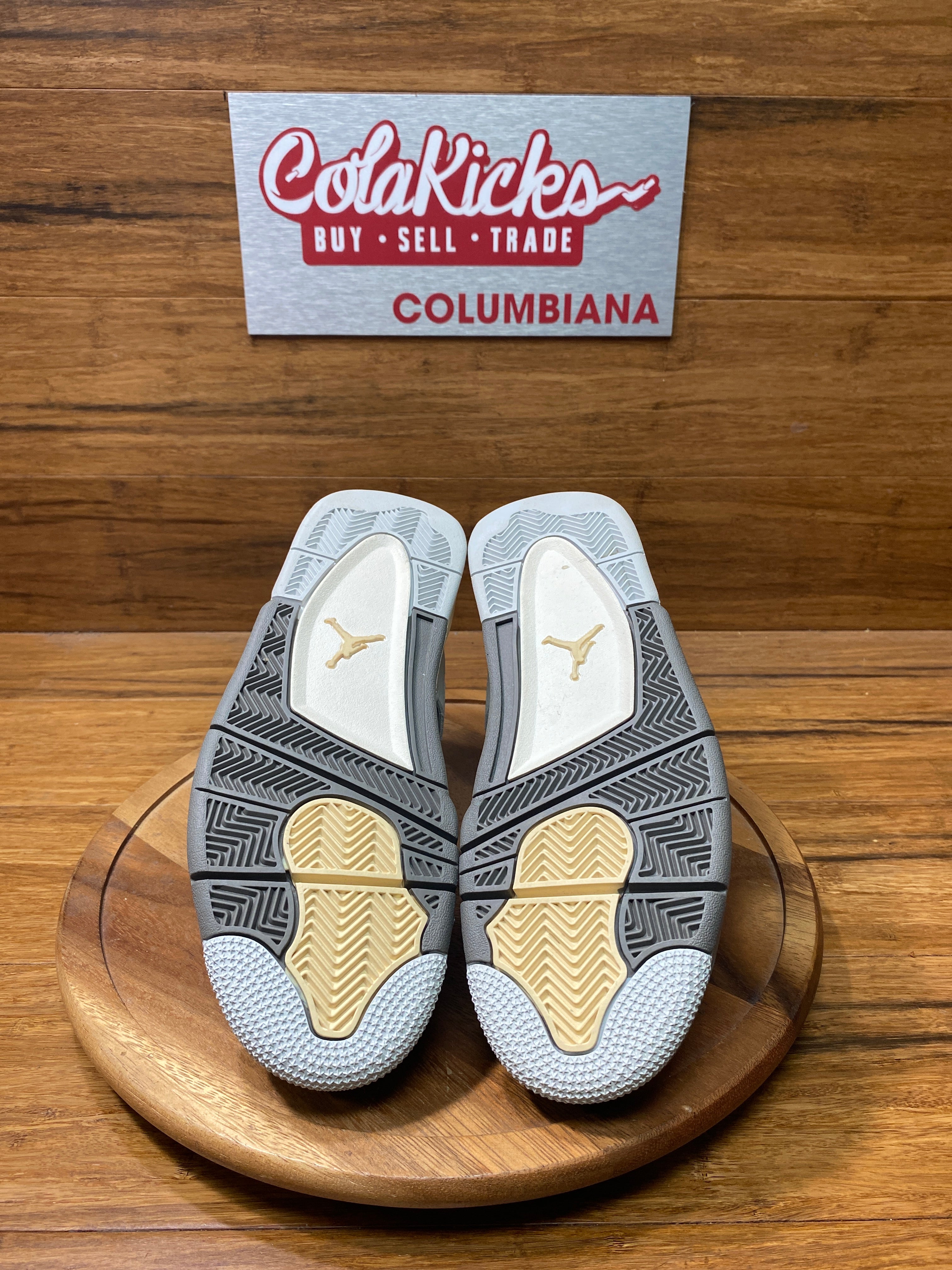 Jordan 4 Retro SE Craft Photon Dust