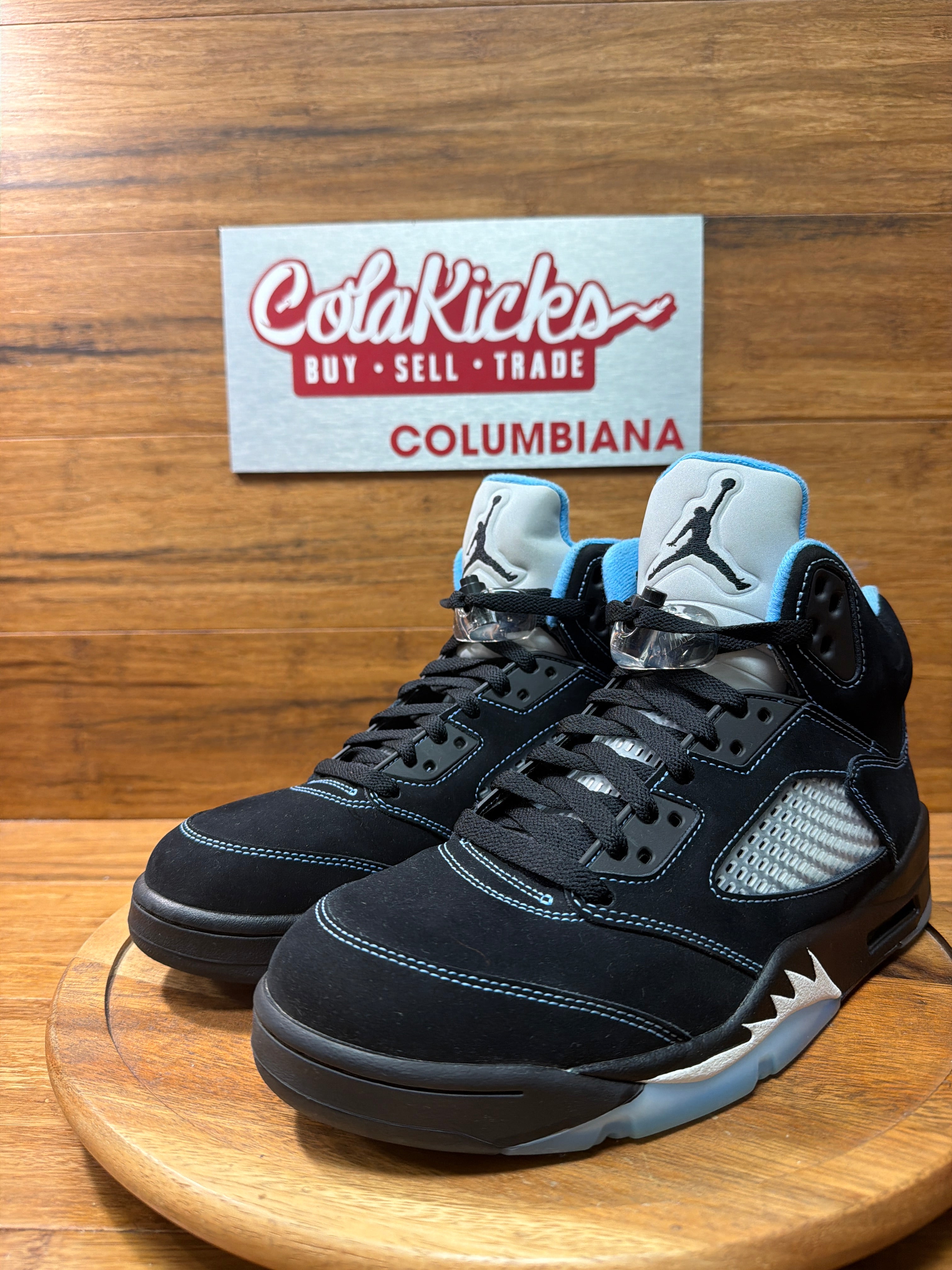 Jordan 5 Retro Black University Blue (2026)