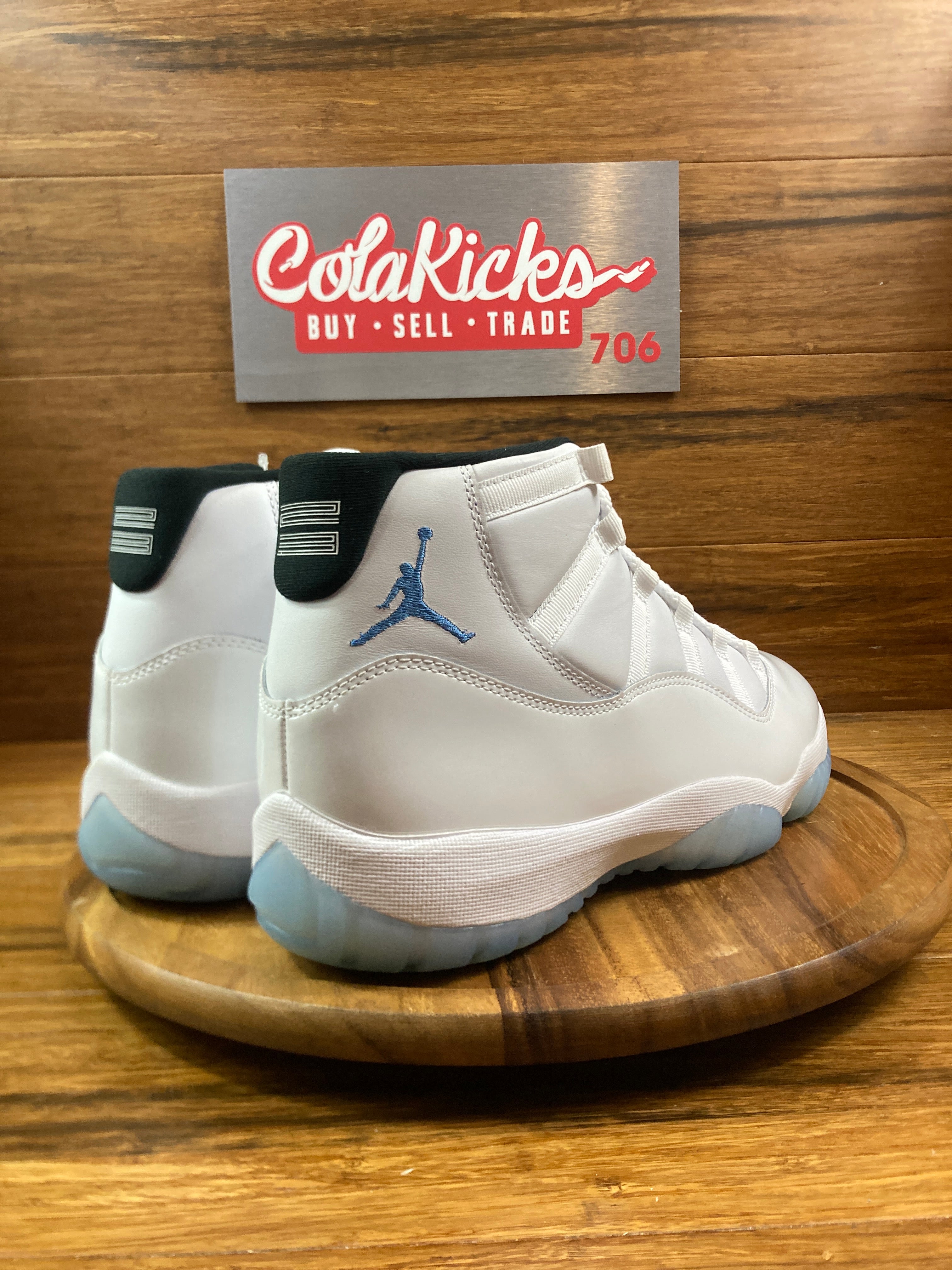 Jordan 11 Retro Legend Blue (2024)