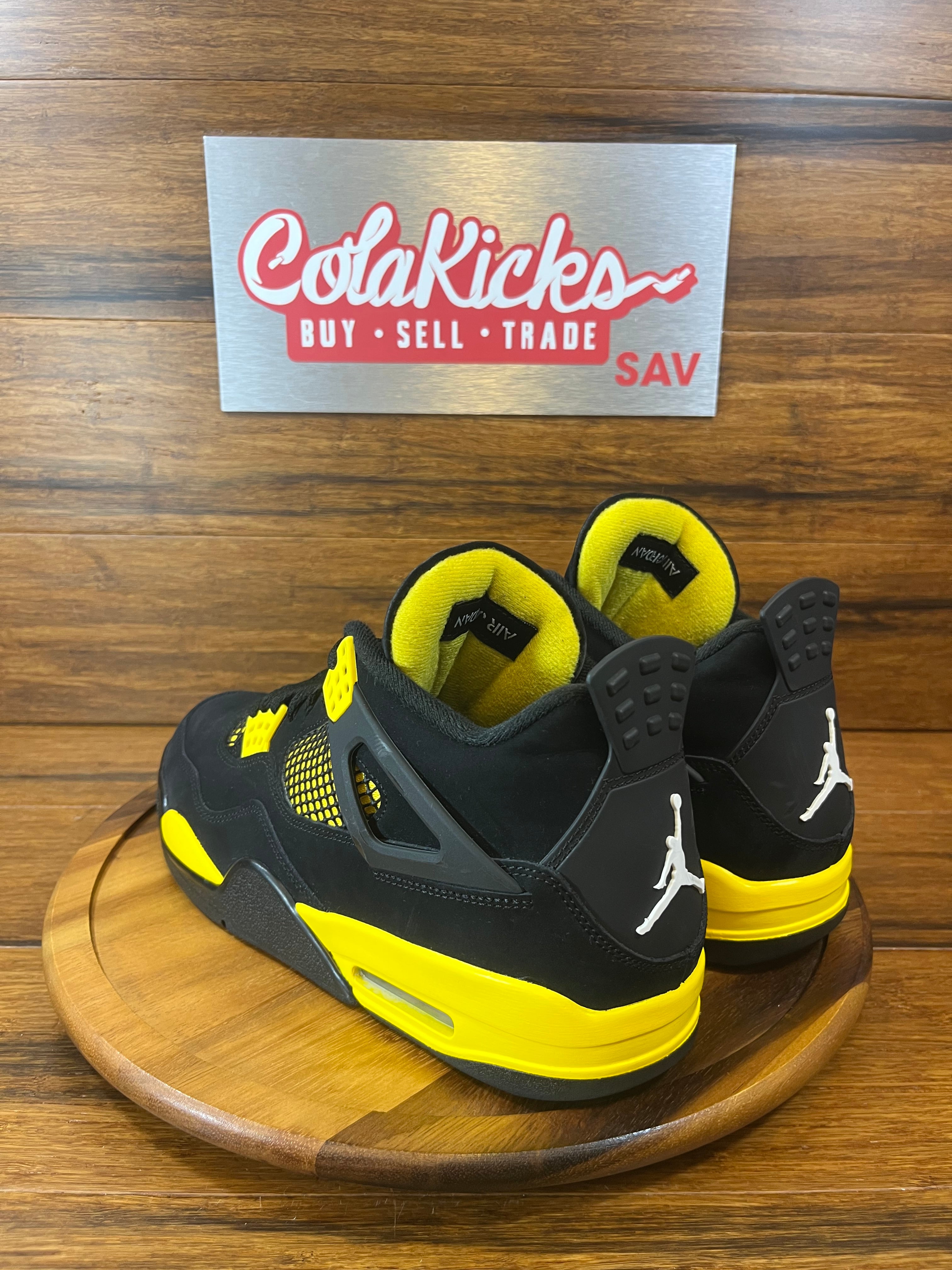 Jordan 4 Retro Thunder (2023)