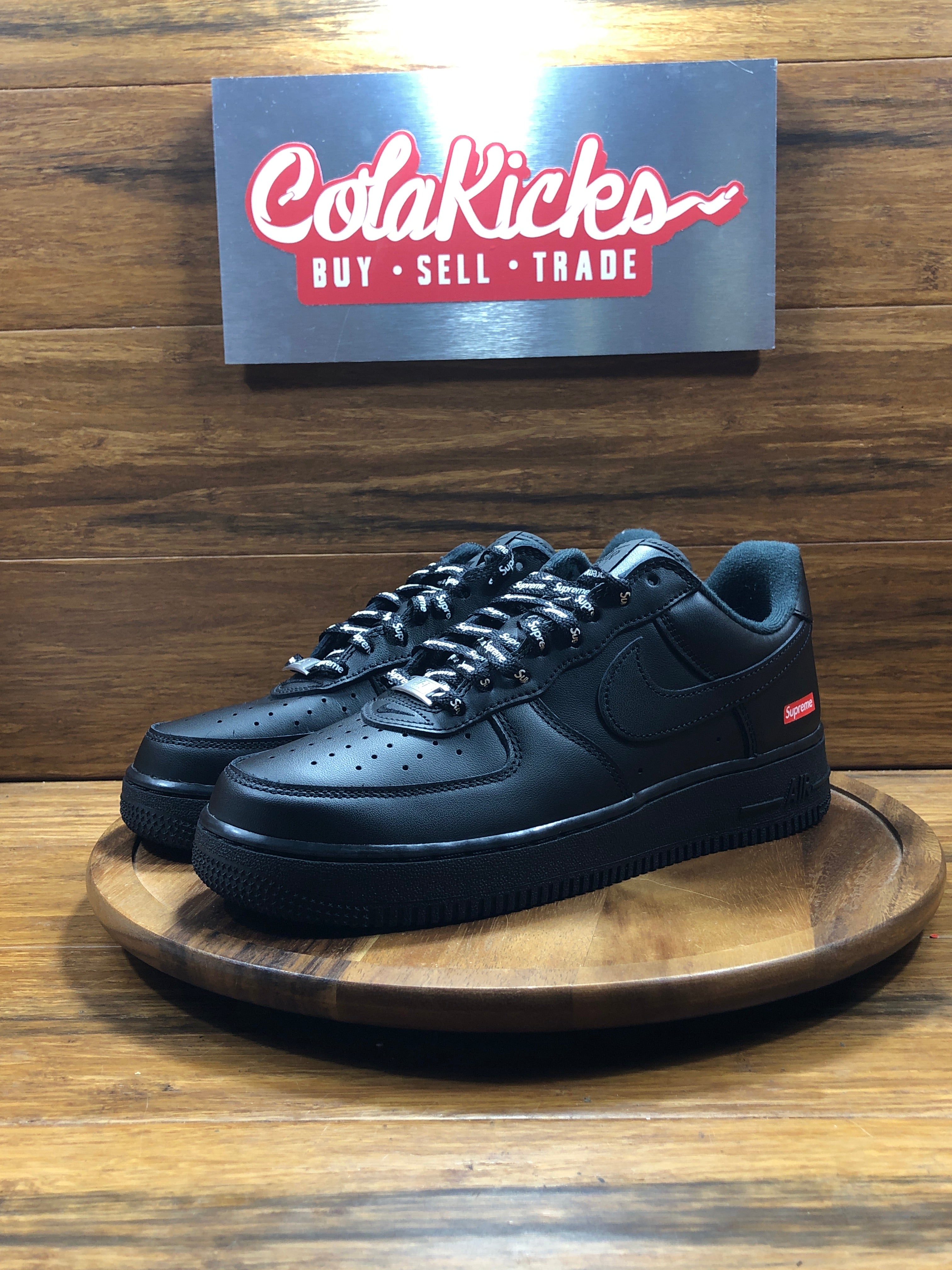 Nike Air Force 1 Low Supreme Black