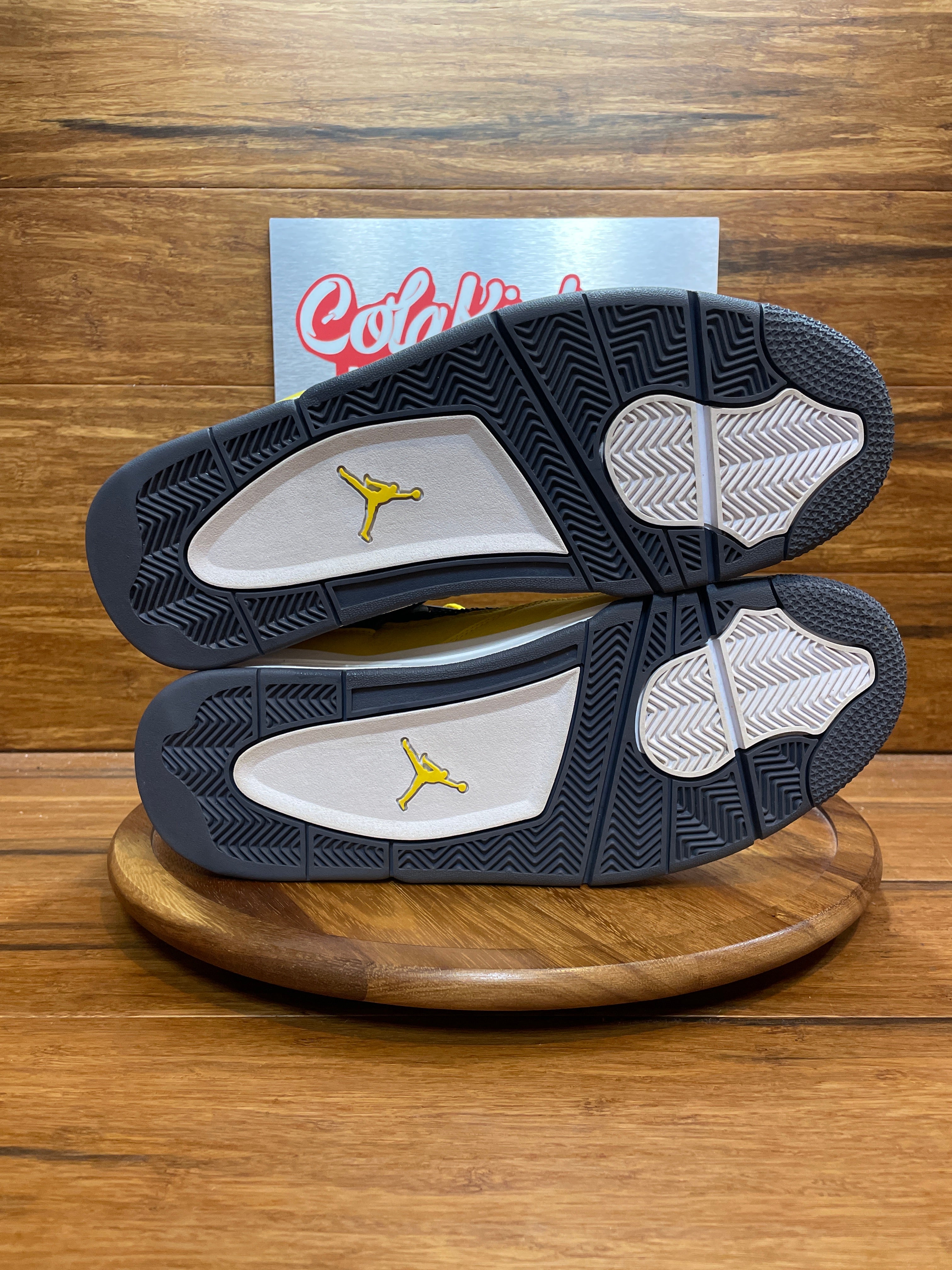 Jordan 4 Retro Lightning (2021)