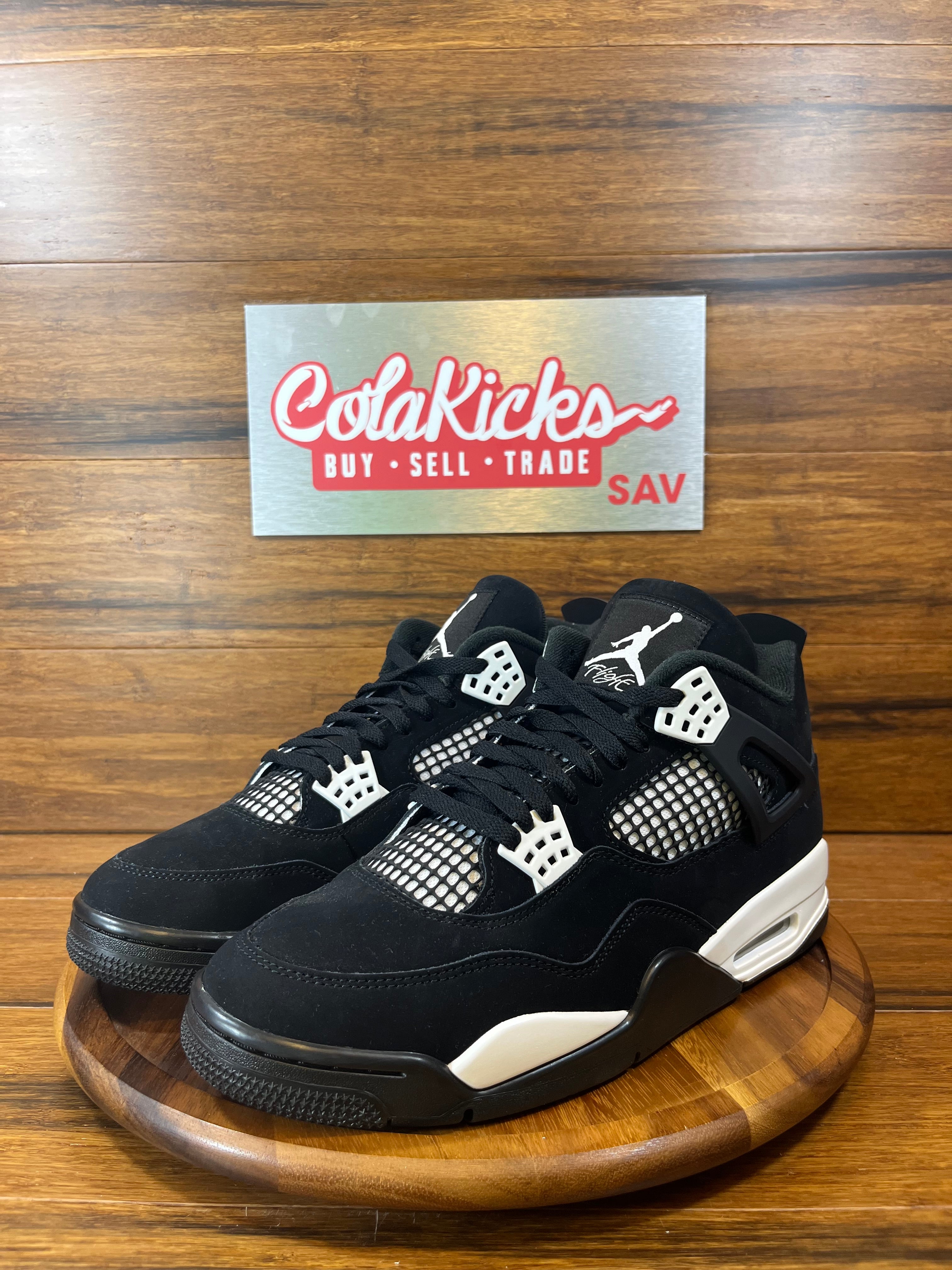 Jordan 4 Retro White Thunder