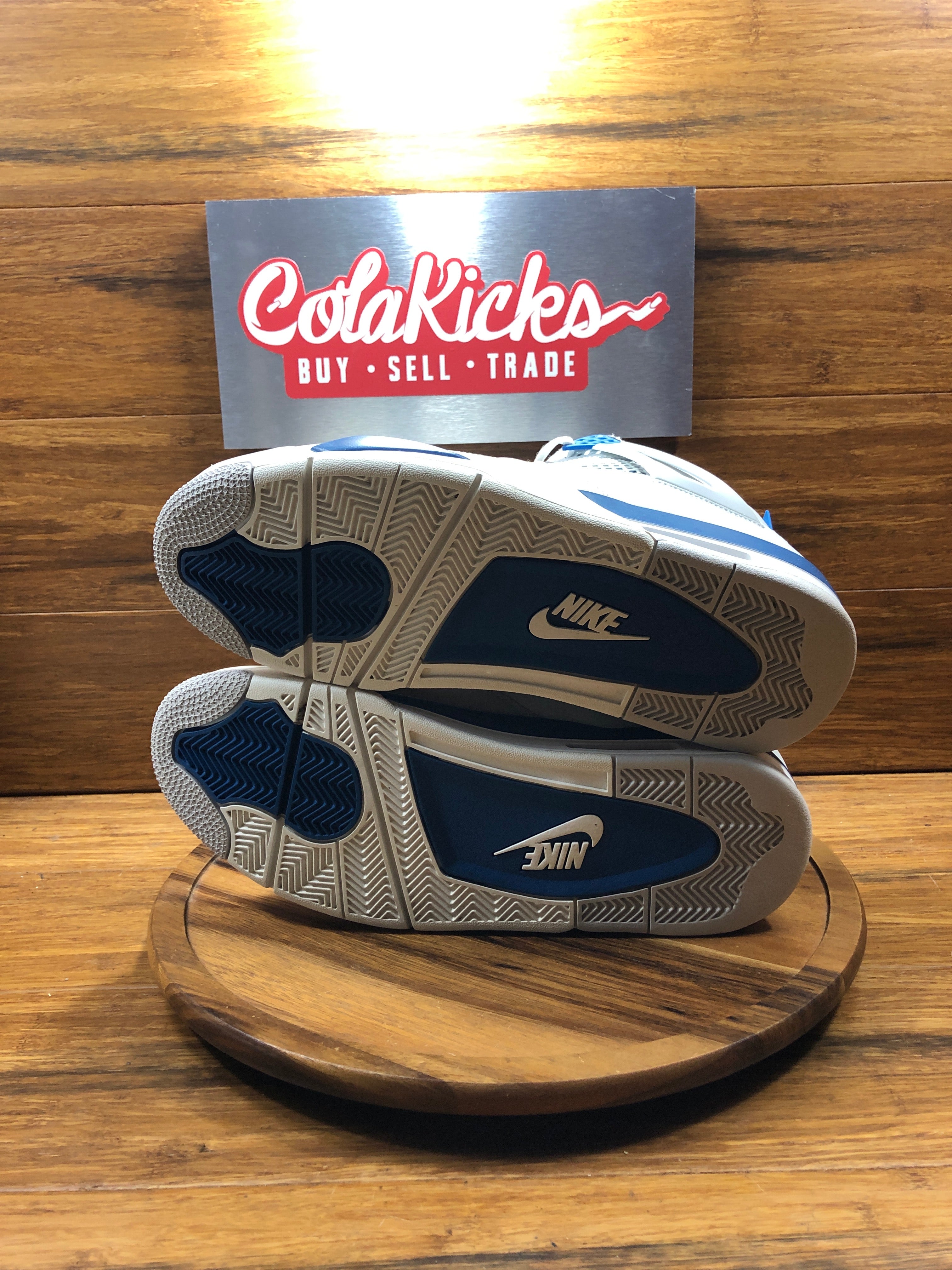 Jordan 4 Retro Military Blue (2024)