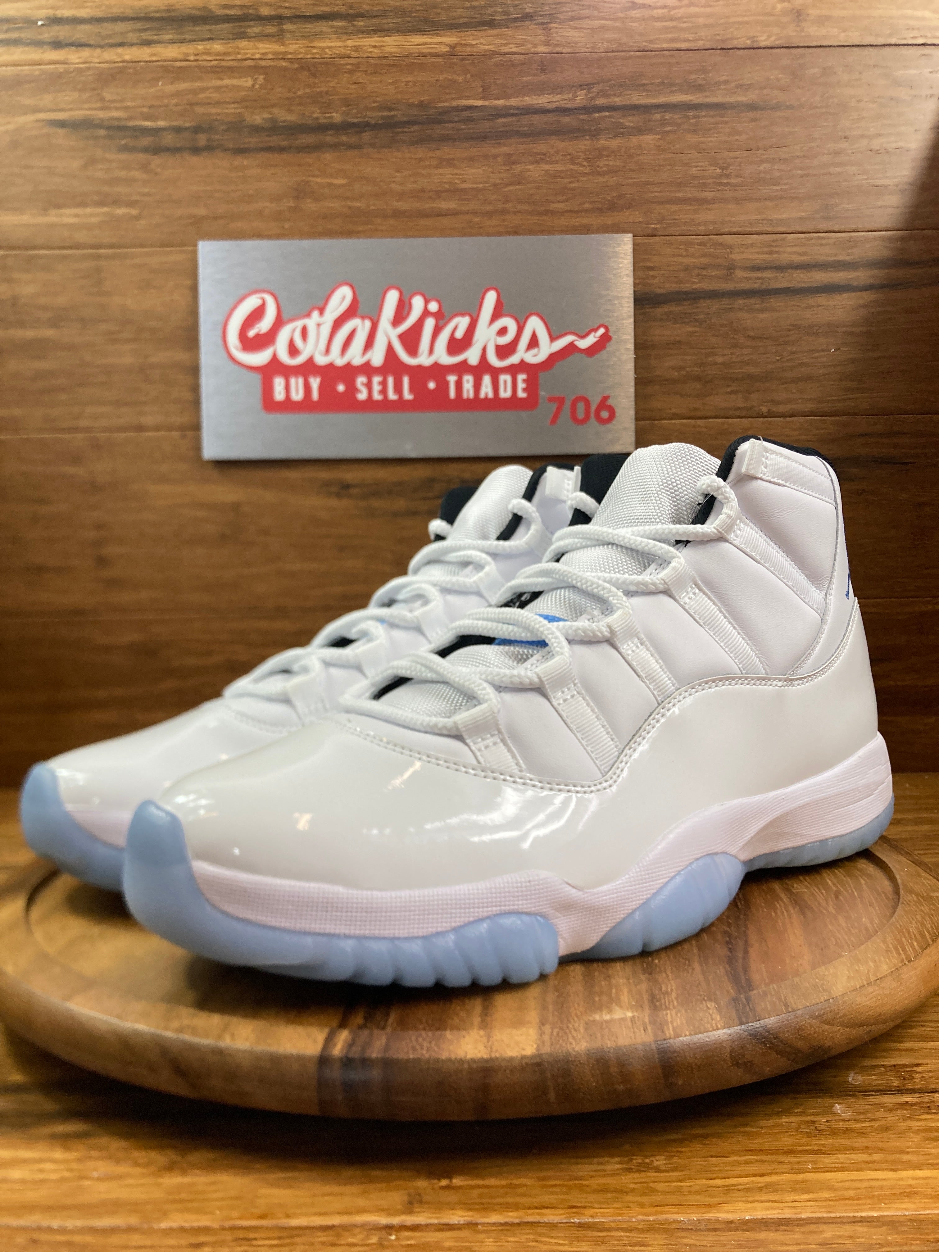 Jordan 11 Retro Legend Blue (2024)