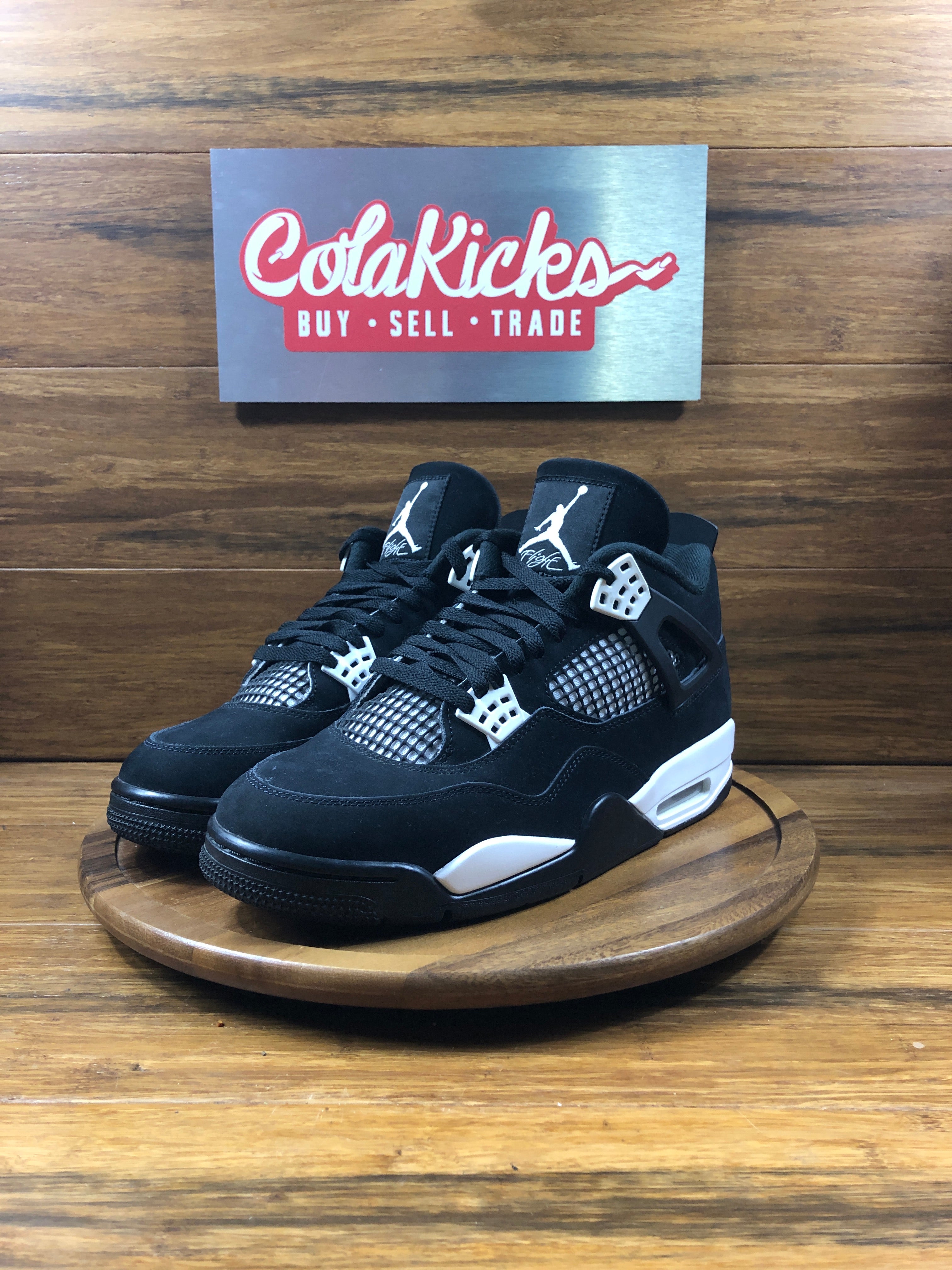 Jordan 4 Retro White Thunder