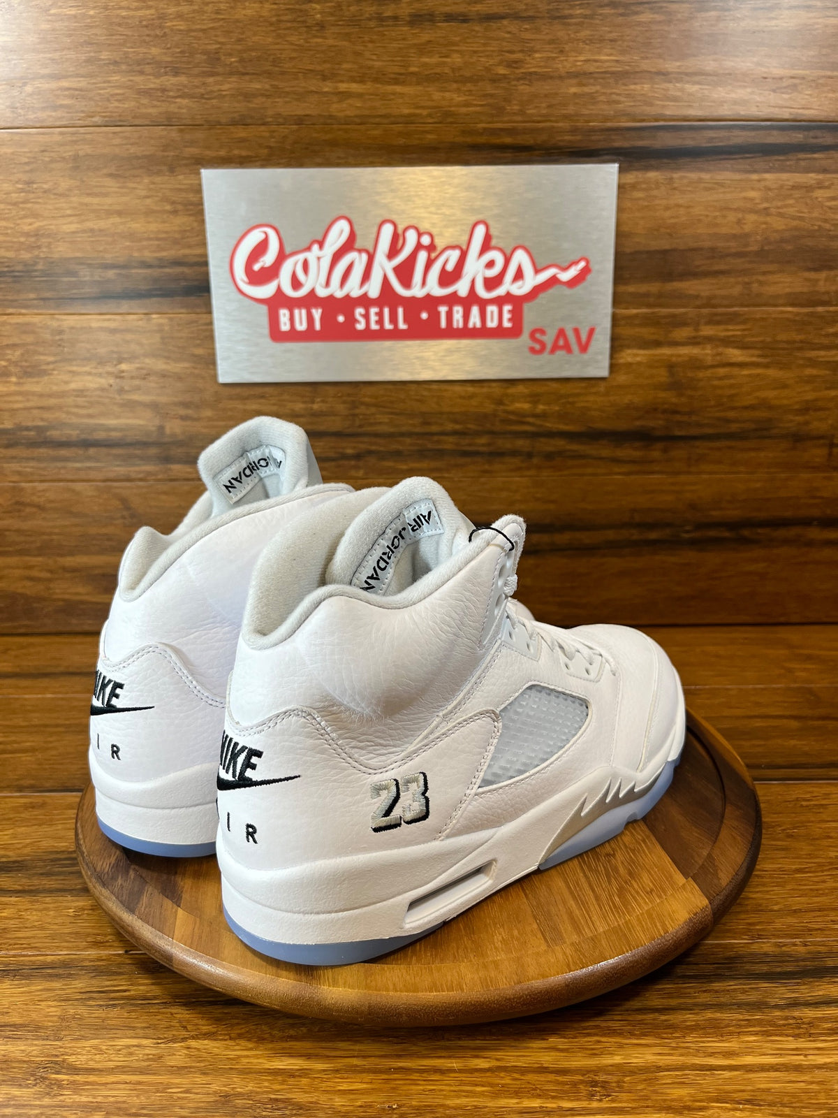 Jordan 5 Retro White Metallic (2026)