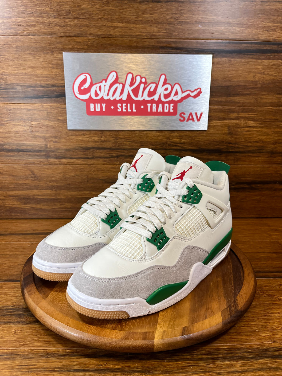 Jordan 4 Retro SB Pine Green