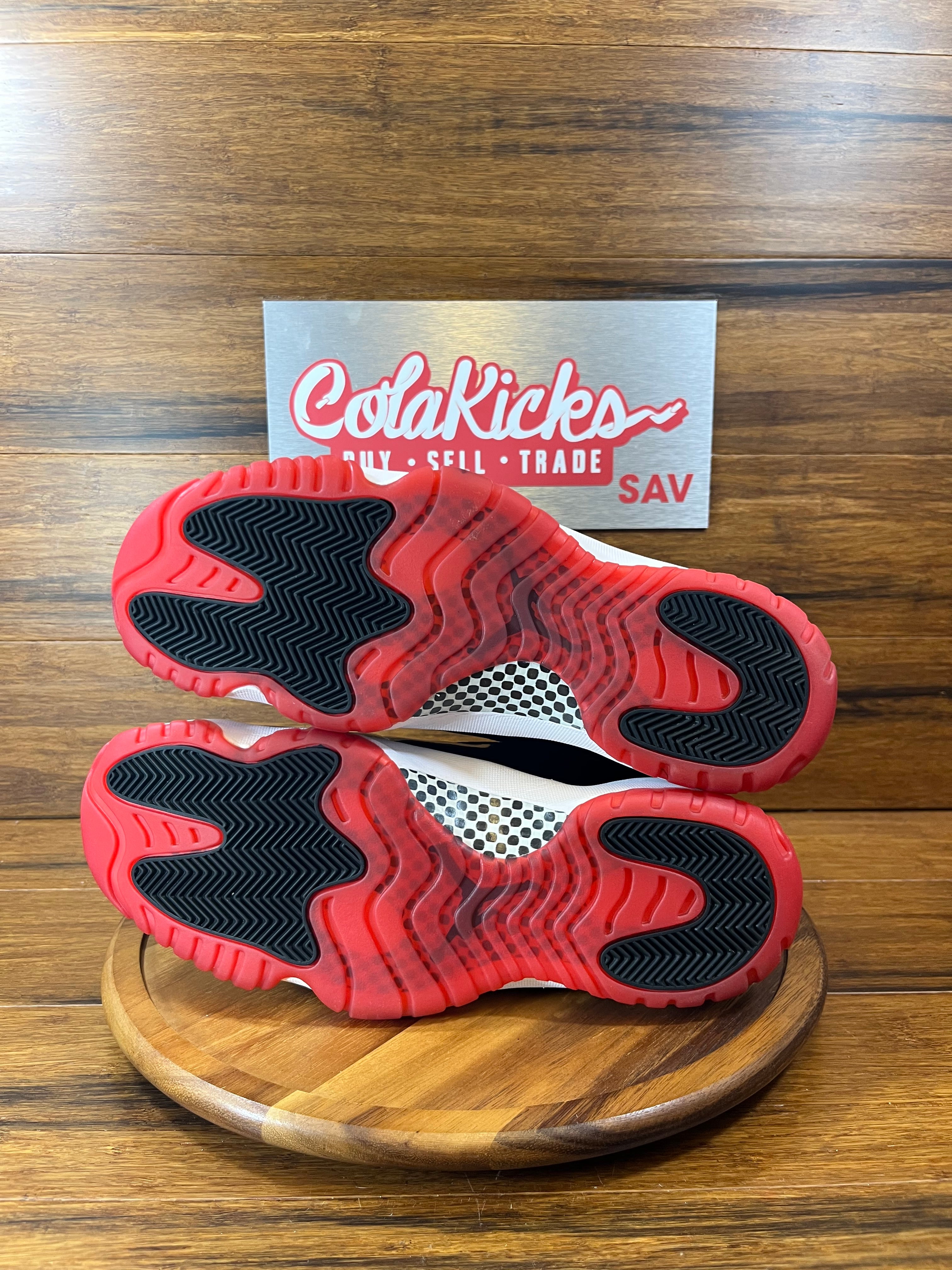 Jordan 11 Retro Playoffs Bred (2019)