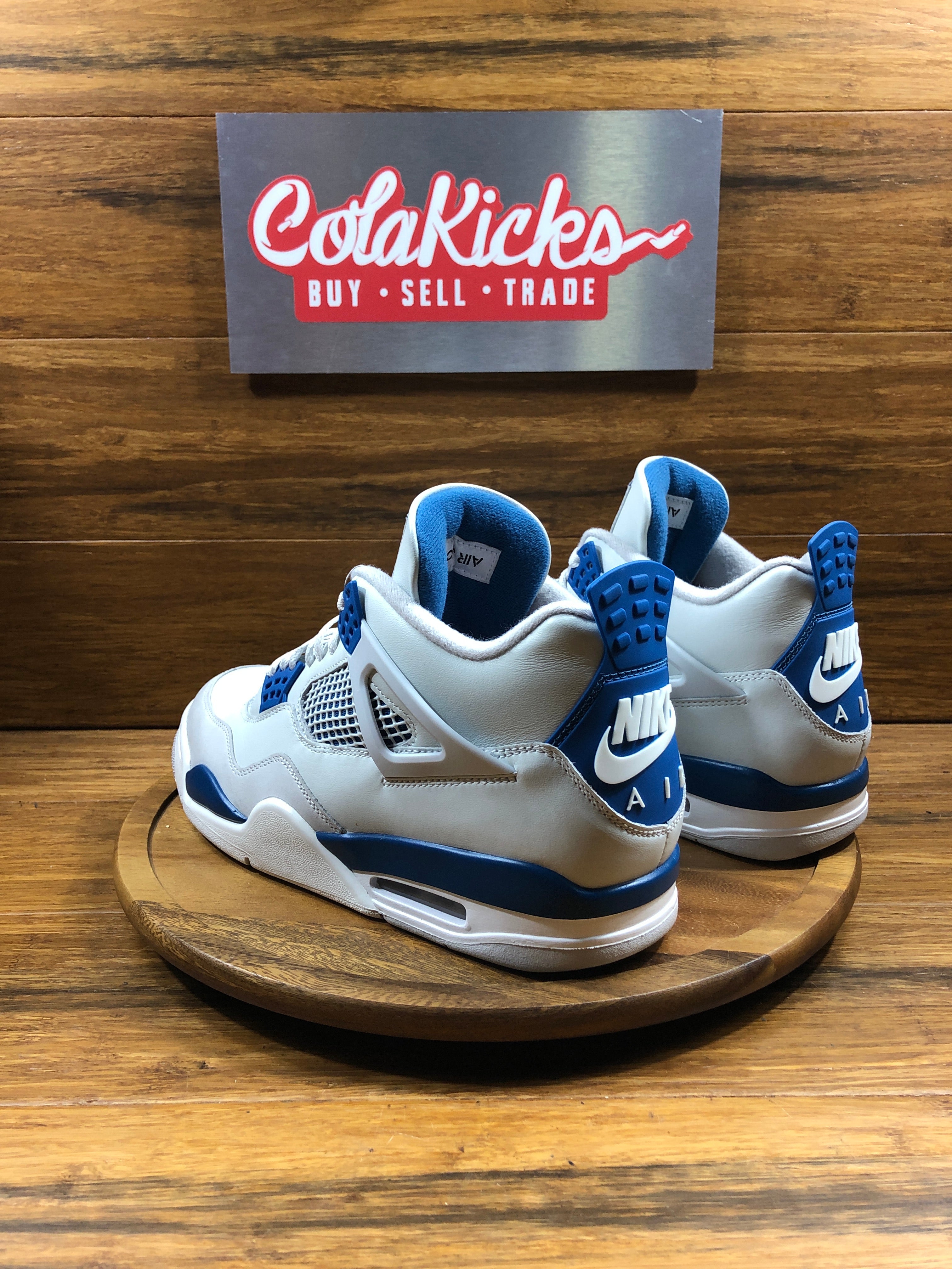 Jordan 4 Retro Military Blue (2024)