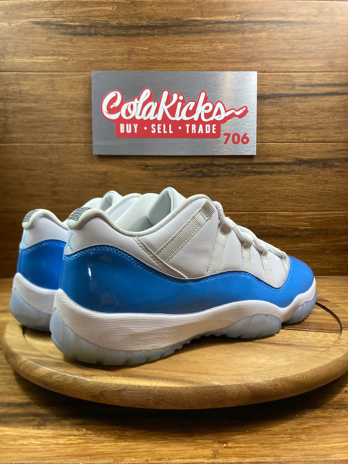 Jordan 11 Retro Low University Blue (2026)