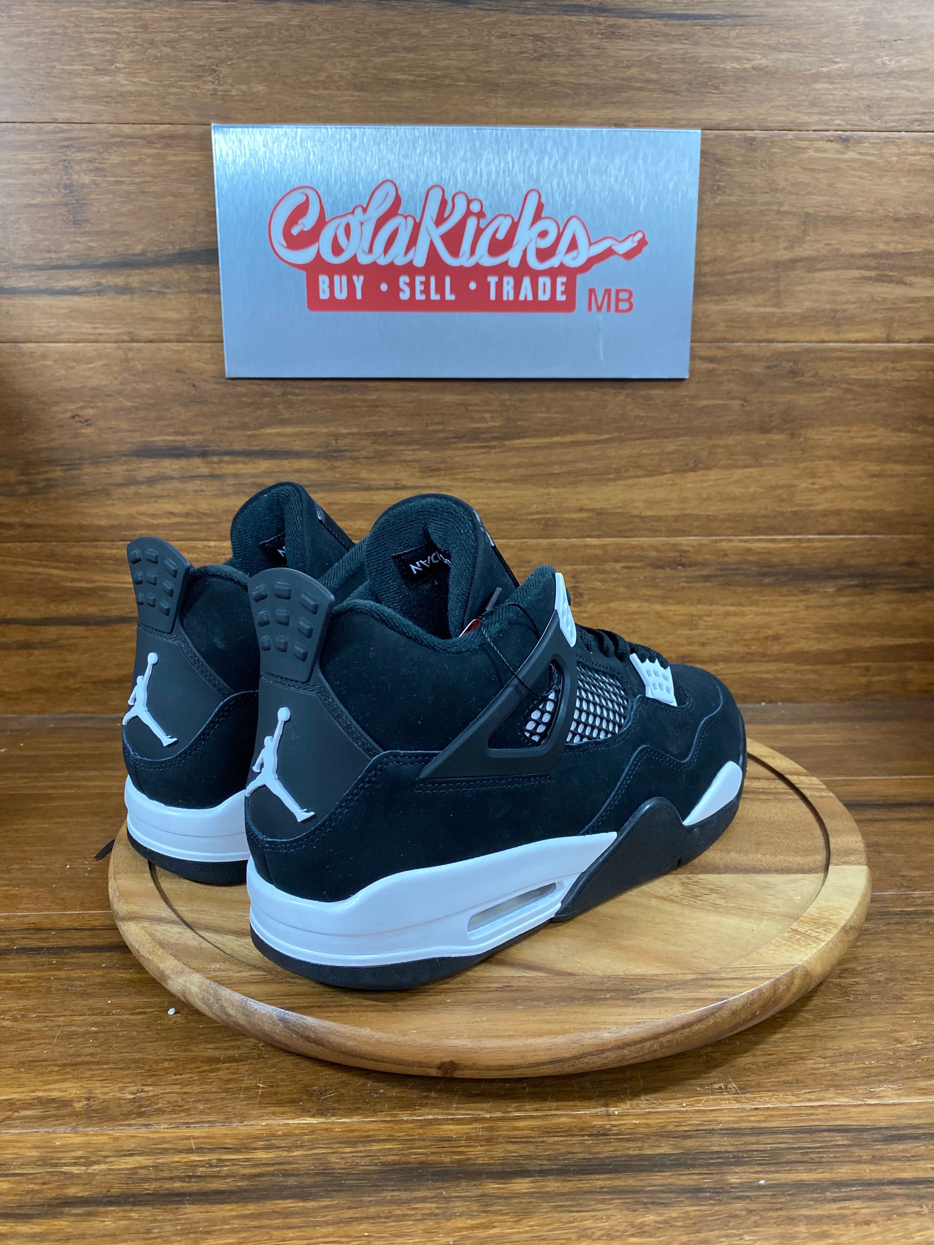 Jordan 4 Retro White Thunder